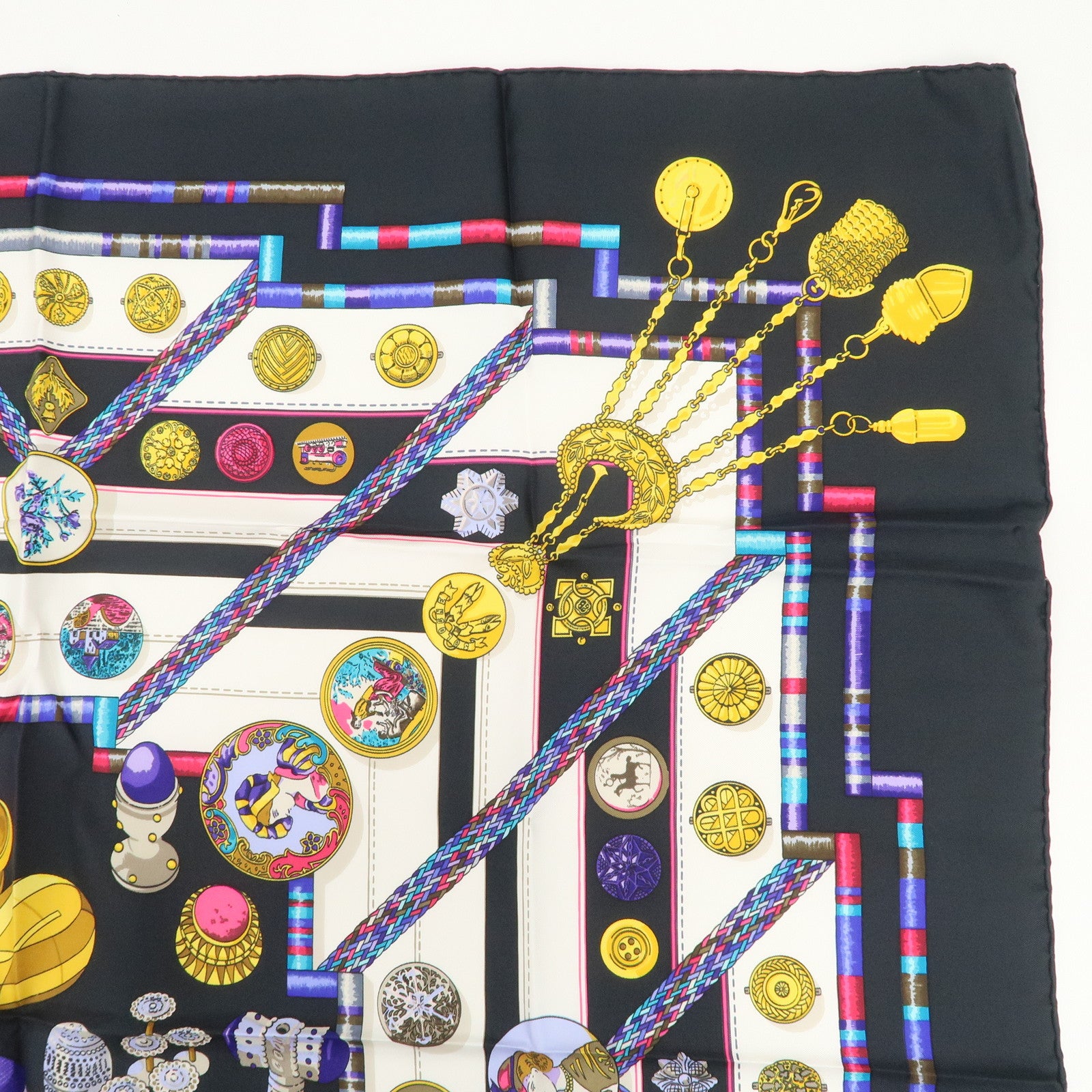 HERMES Carre 90 Silk 100% Scarf Petite main Black White Multicolor