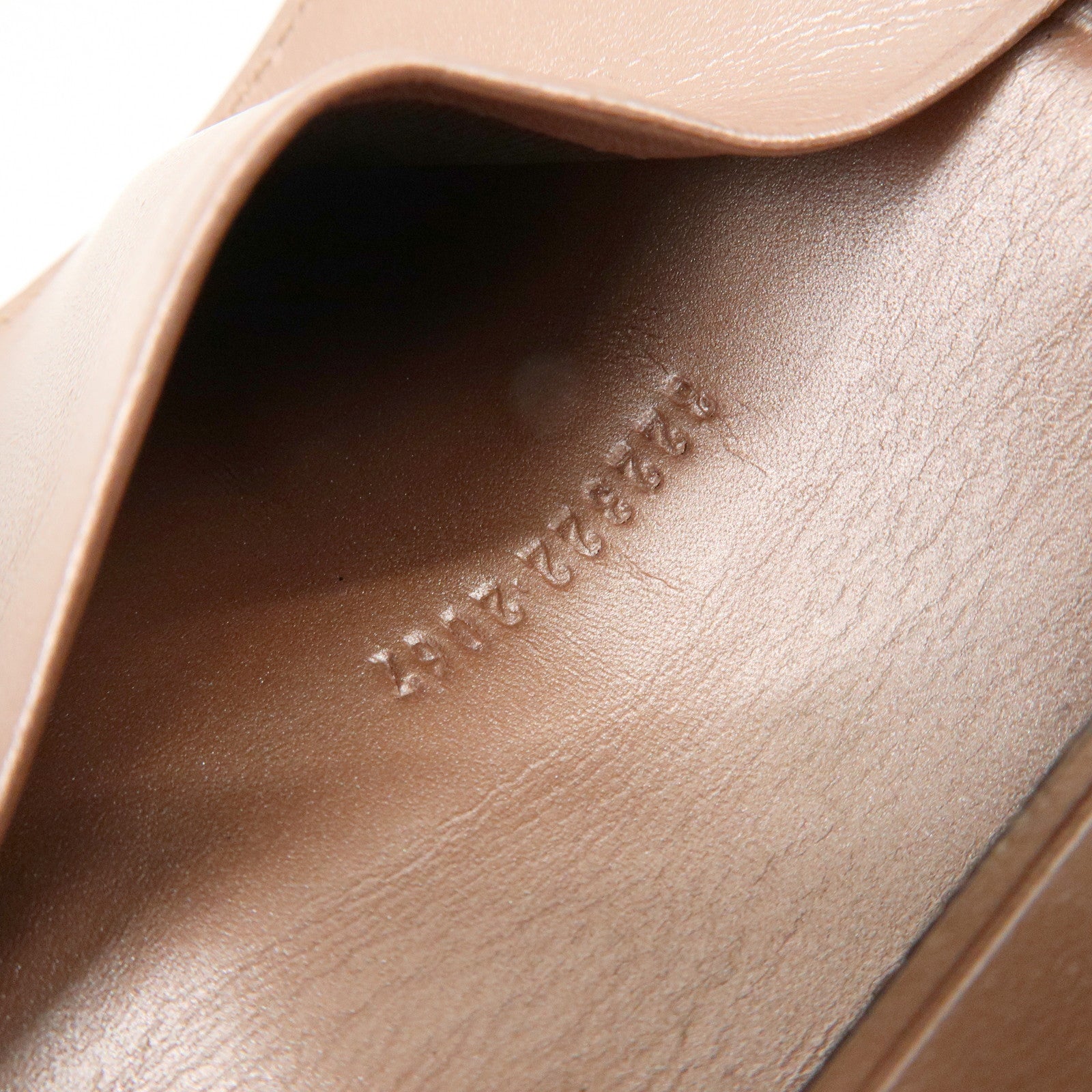 GUCCI Interlocking G Lovely Heart Guccissima Leather KeyCase 322322