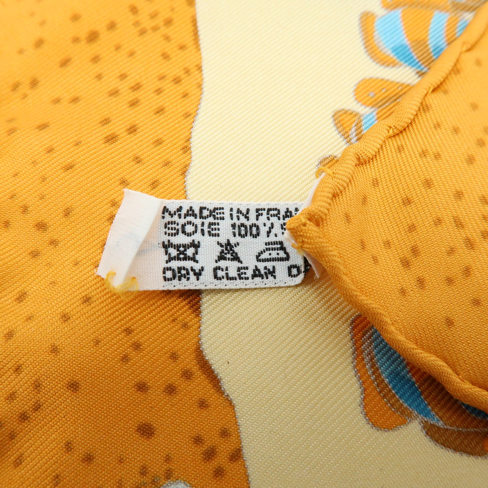 HERMES Petit Carre 40 Silk 100% Mini Scarf Poissons Tropicaux