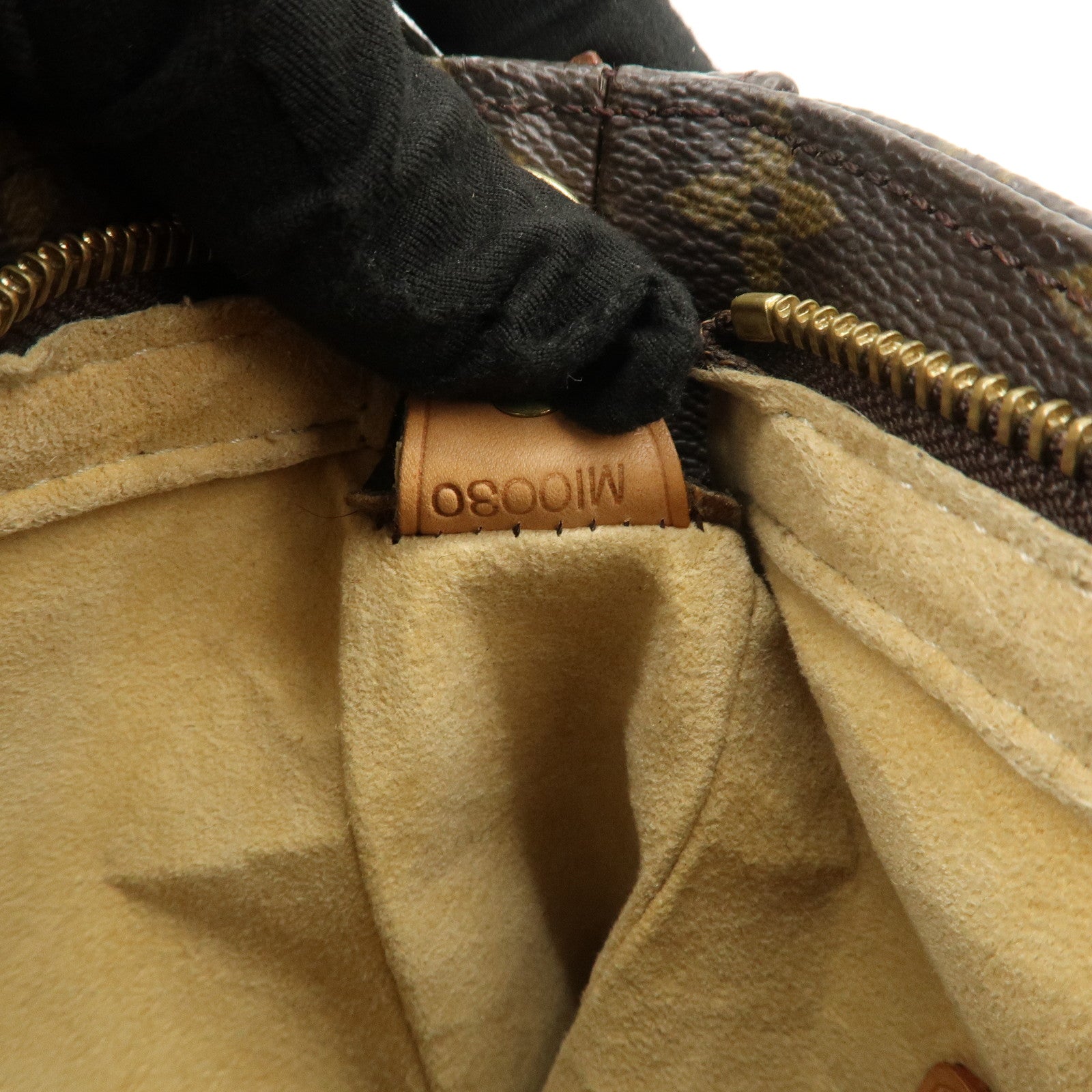 Louis Vuitton Monogram Looping GM Shoulder Bag M51145