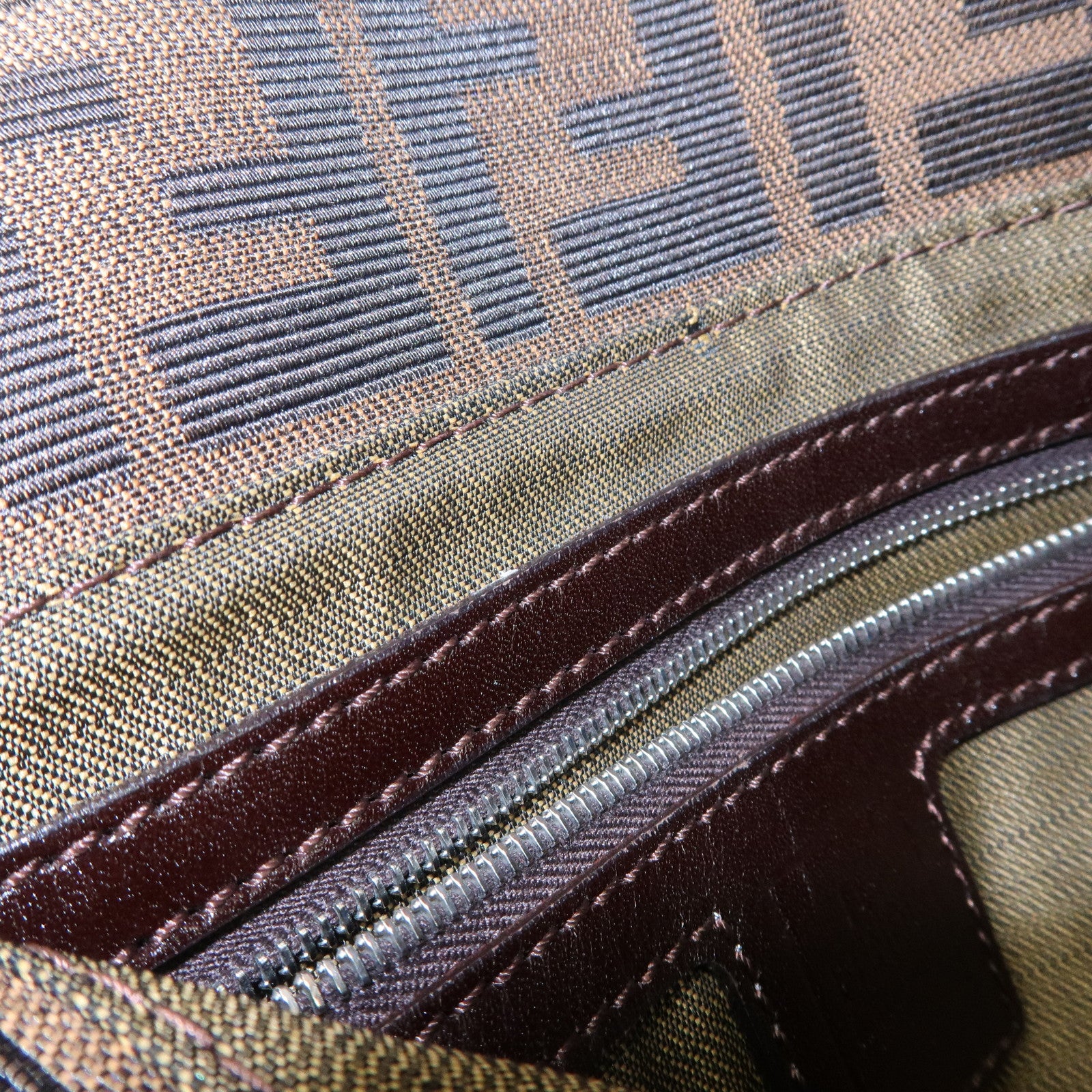 FENDI Mamma Baguette Canvas Leather Shoulder Bag Silver HDW 26325 Used