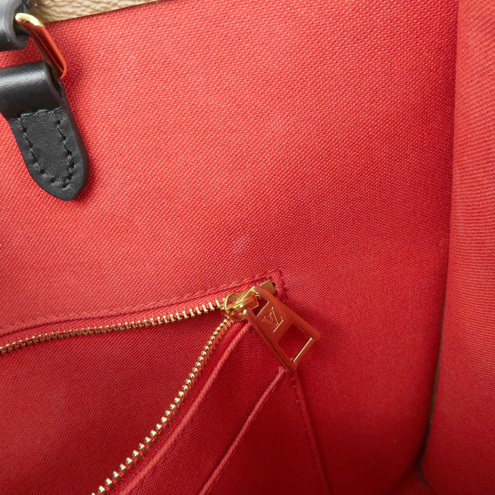 LOUIS VUITTON Monogram Giant Reverse On the Go MM Tote Bag M45321