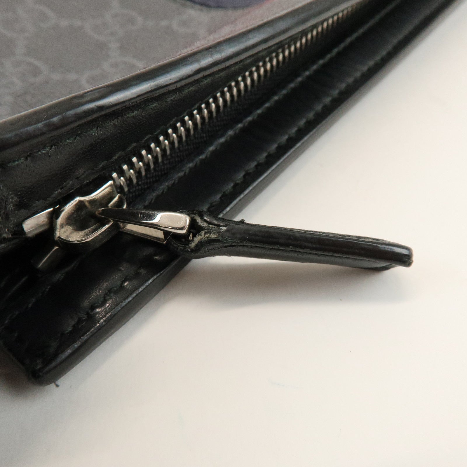 GUCCI Sherry GG Supreme Leather Clutch Bag Pouch Black Red 475316