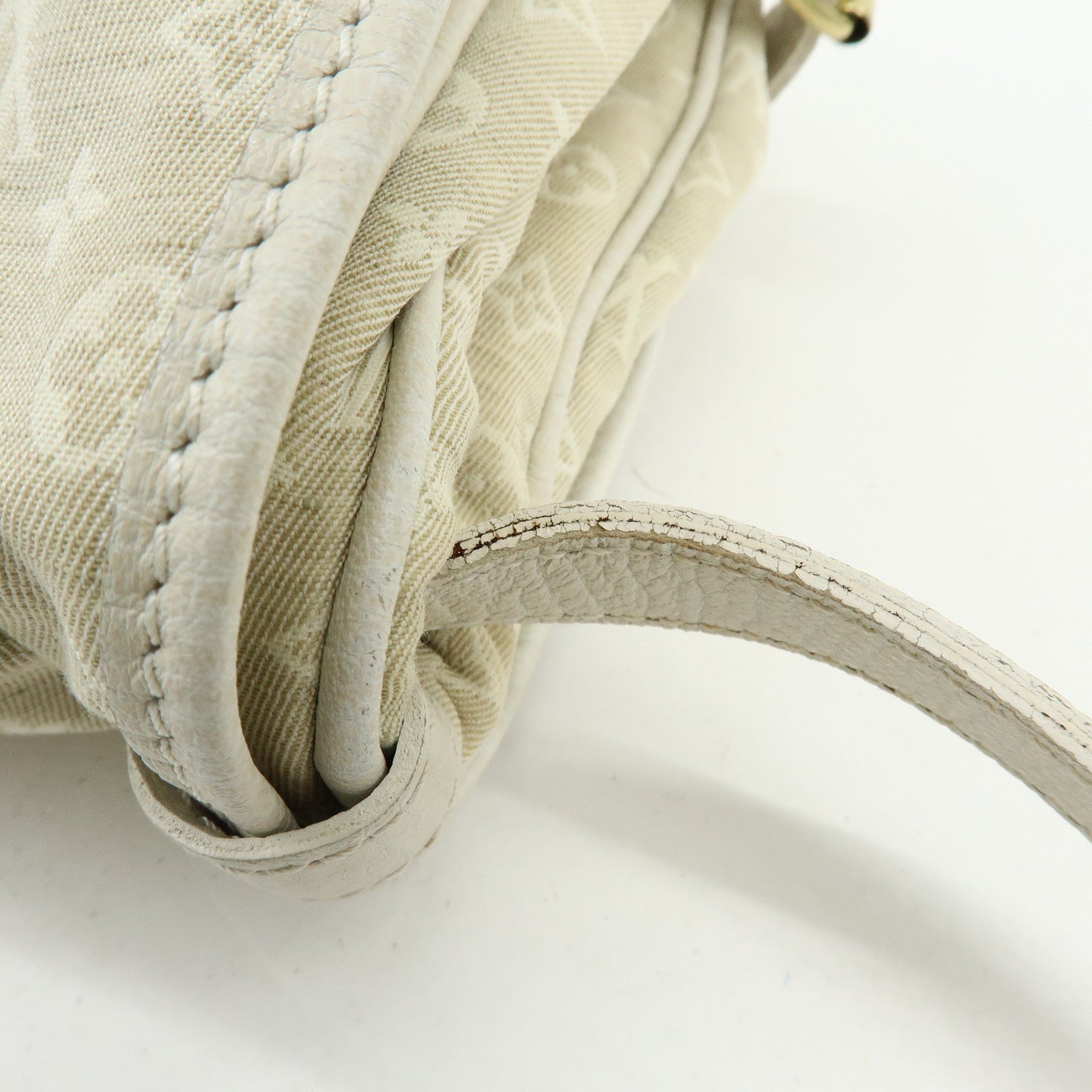 Louis Vuitton Monogram Mini Lin Saumur 30 Shoulder Bag Dune M95314