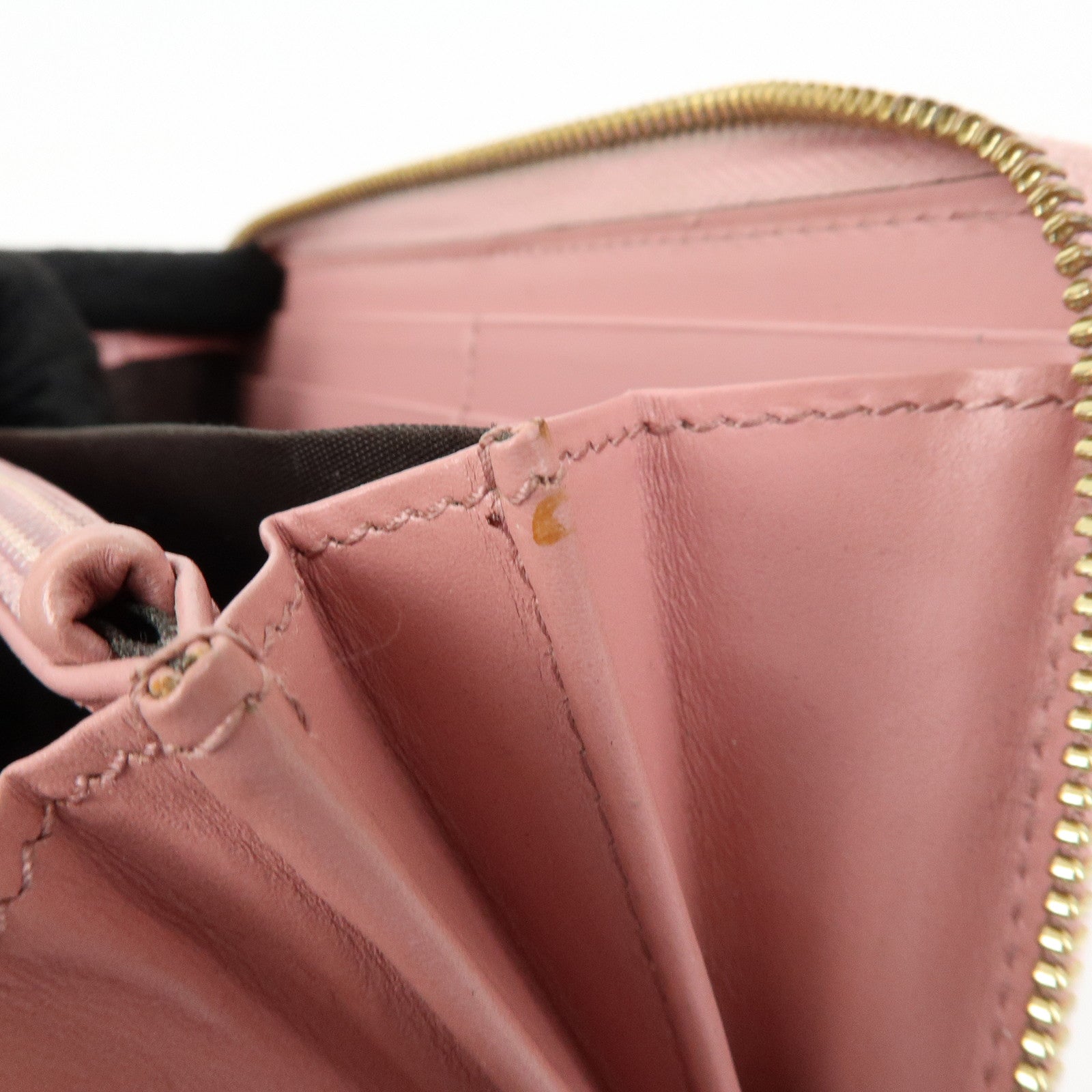 GUCCI Guccissima Leather Round Zippy Long Wallet Pink 410102