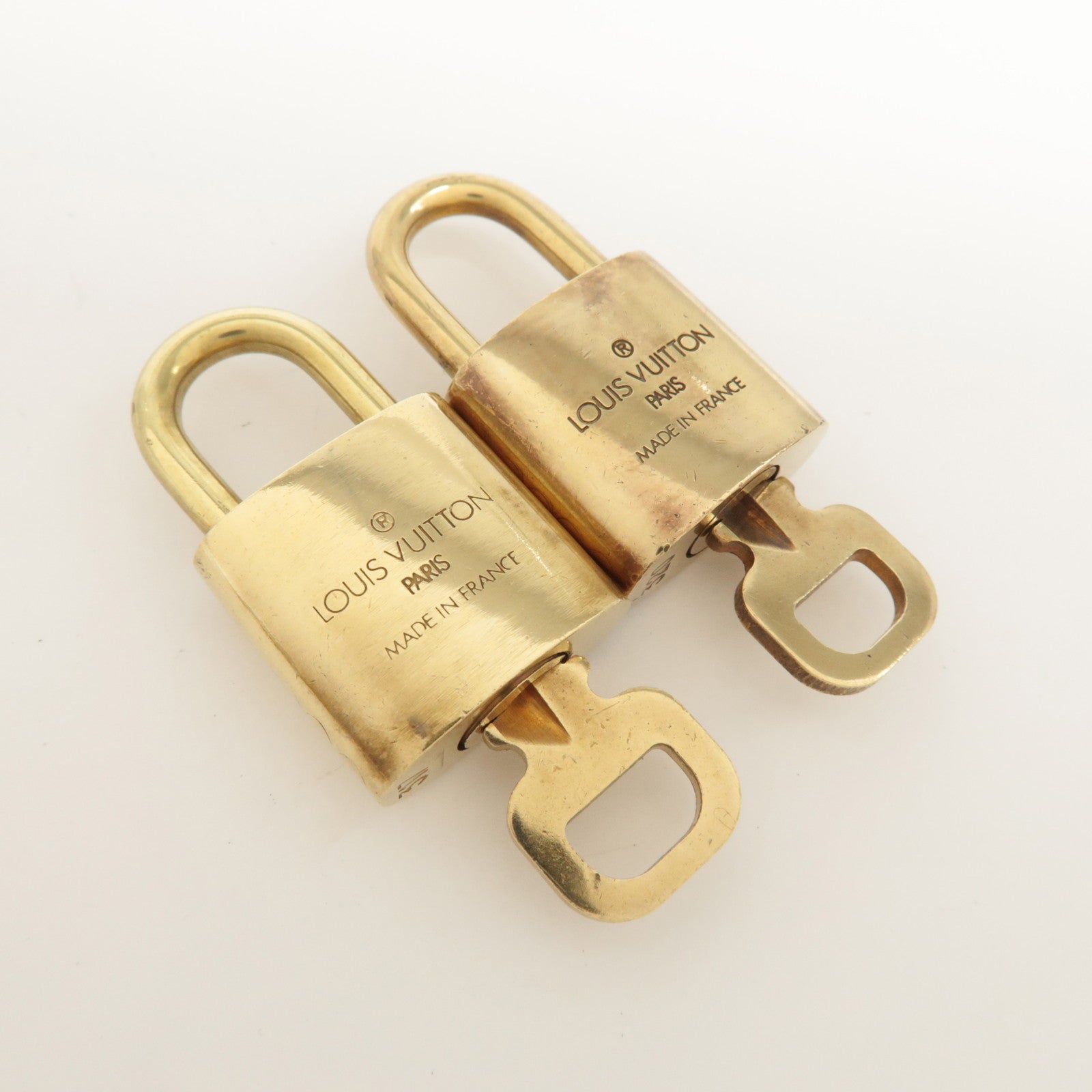 Louis Vuitton Set of 10 Lock & Key Cadena Key Lock Metal Gold Used