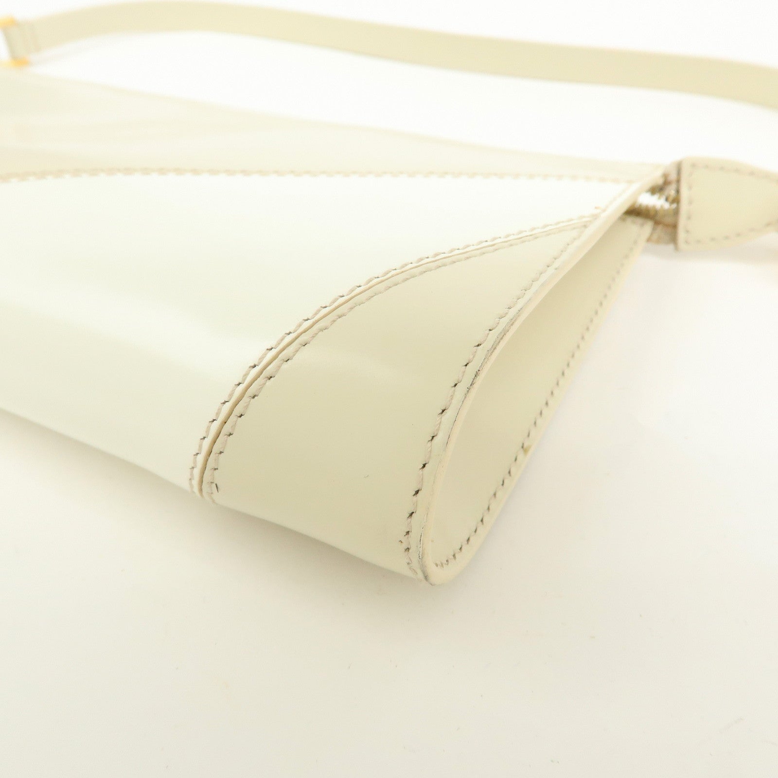 Ferragamo Gancini Leather Shoulder Bag Hand Bag Beige Ivory