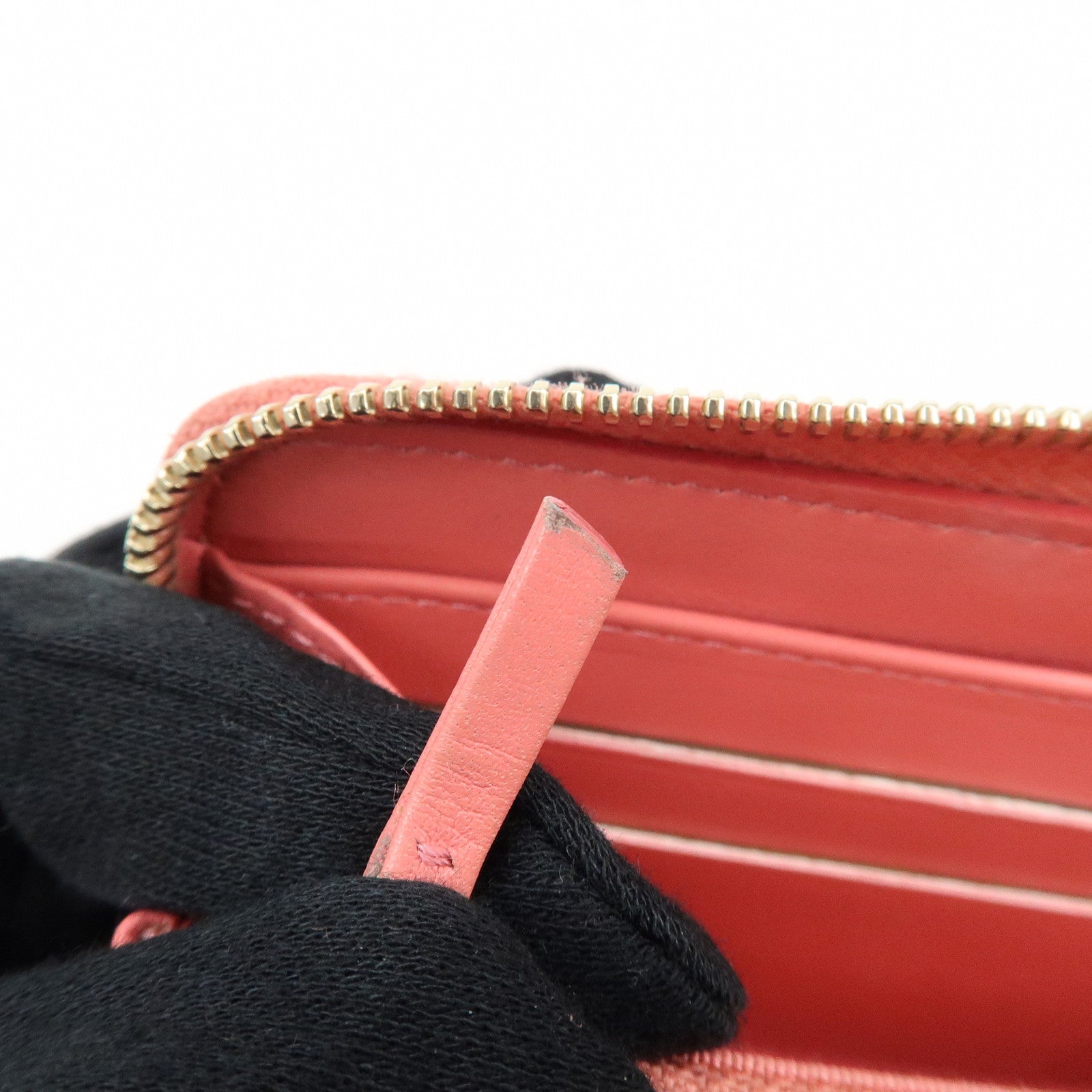 CHANEL Matelasse Caviarskin Round Zippy Long Wallet Pink A82281