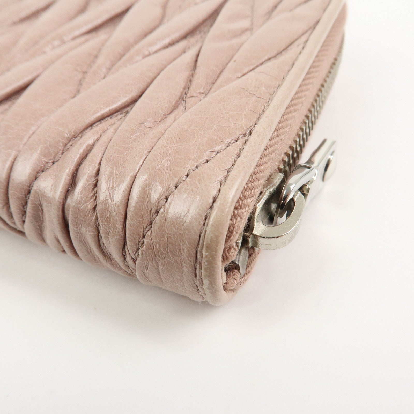 MIU MIU Matelasse Leather Round Zipper Long Wallet Beige 5M0506