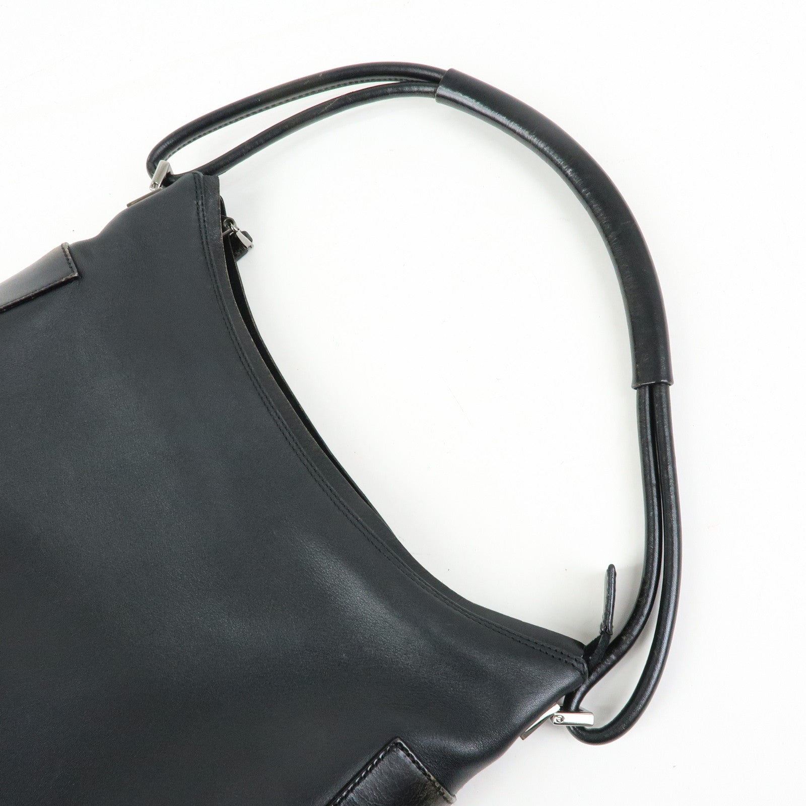 GUCCI Logo Leather Shoulder Bag Hand Bag Black 001.3766