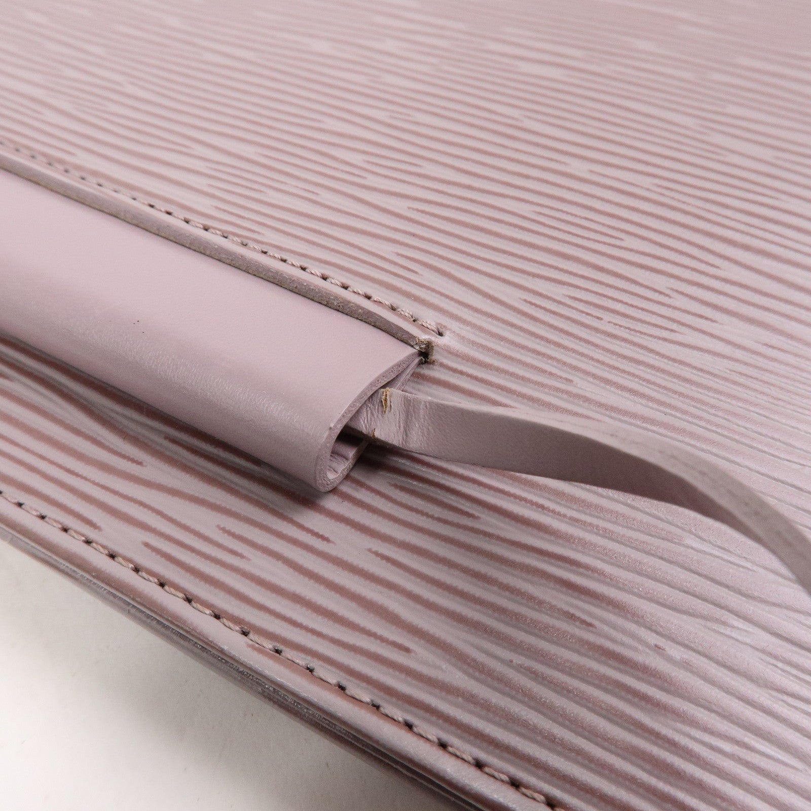 Louis Vuitton Epi Leather Croisette PM Shoulder Bag Lilac M5249B