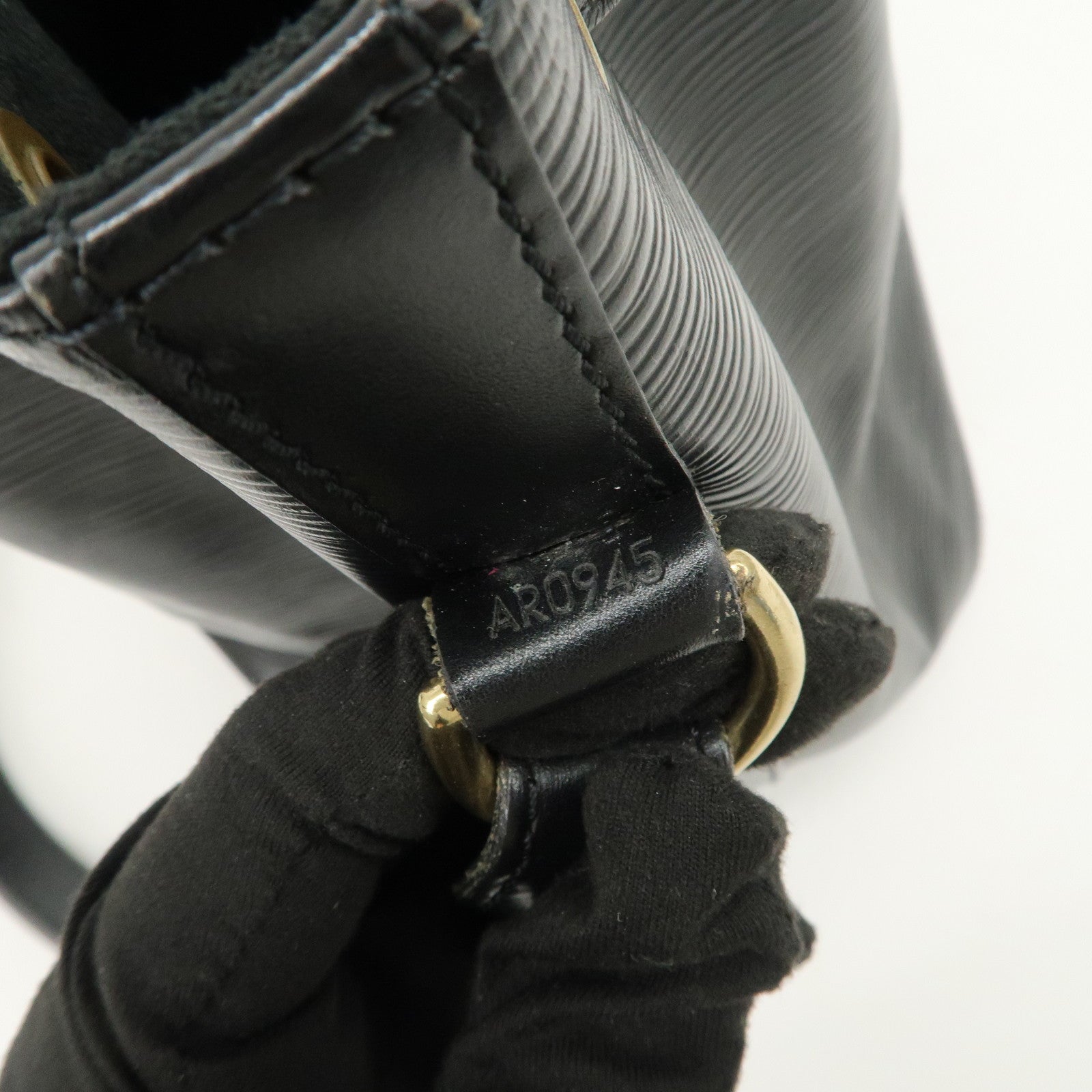 Louis Vuitton Epi Petit Noe Shoulder Bag Noir Black M59012