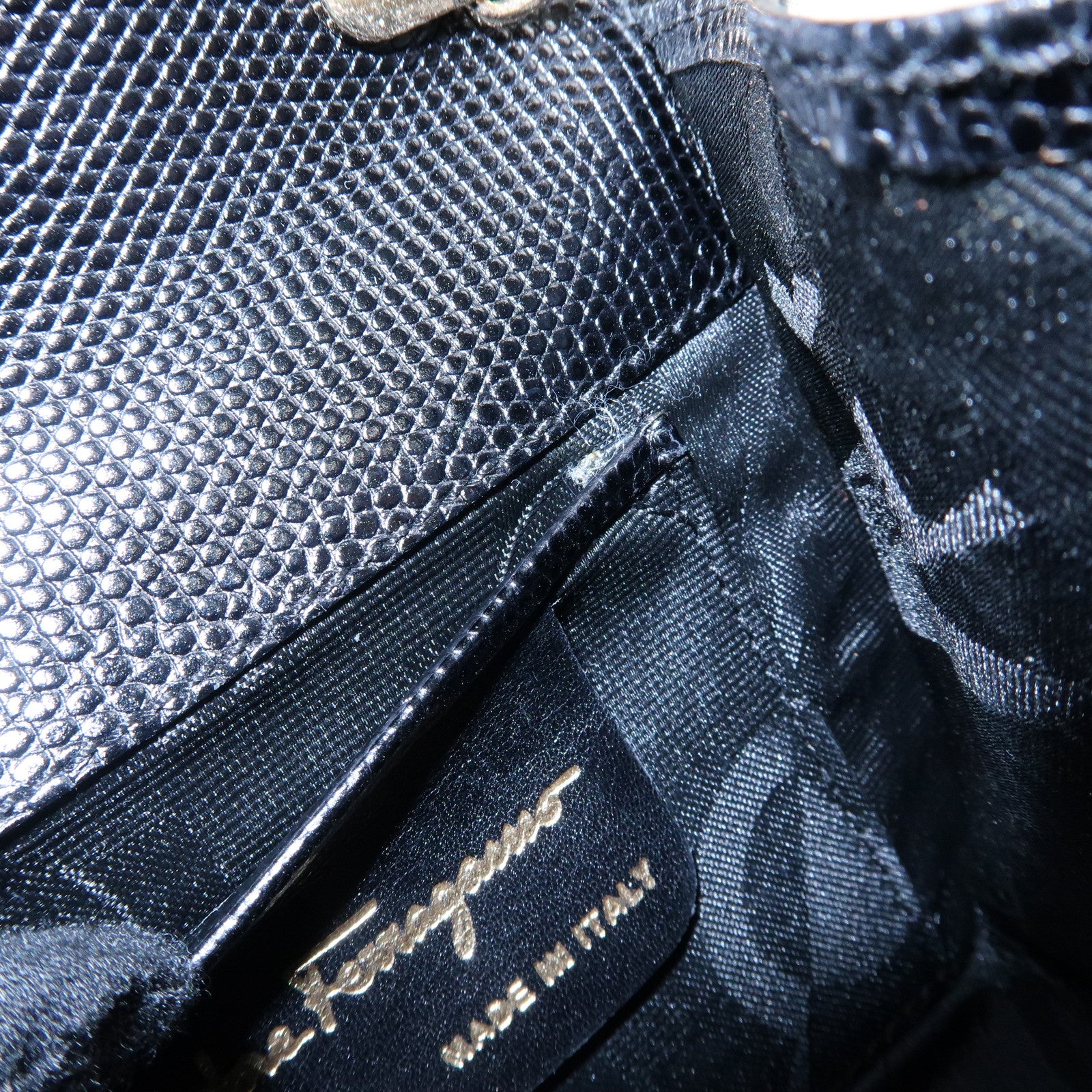 Ferragamo Vara Ribbon Embossed Leather 3Way Bag Chain Shoulder Bag