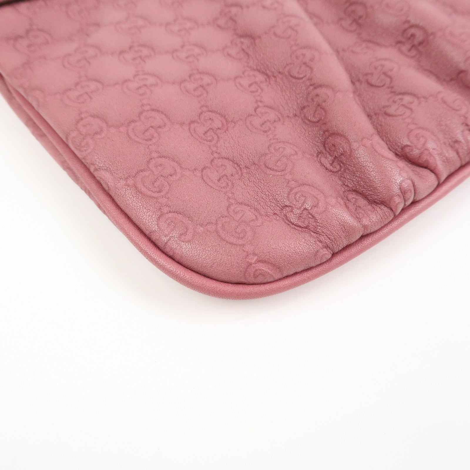 GUCCI Interlocking G Micro Guccissima Leather Pouch Pink 212203