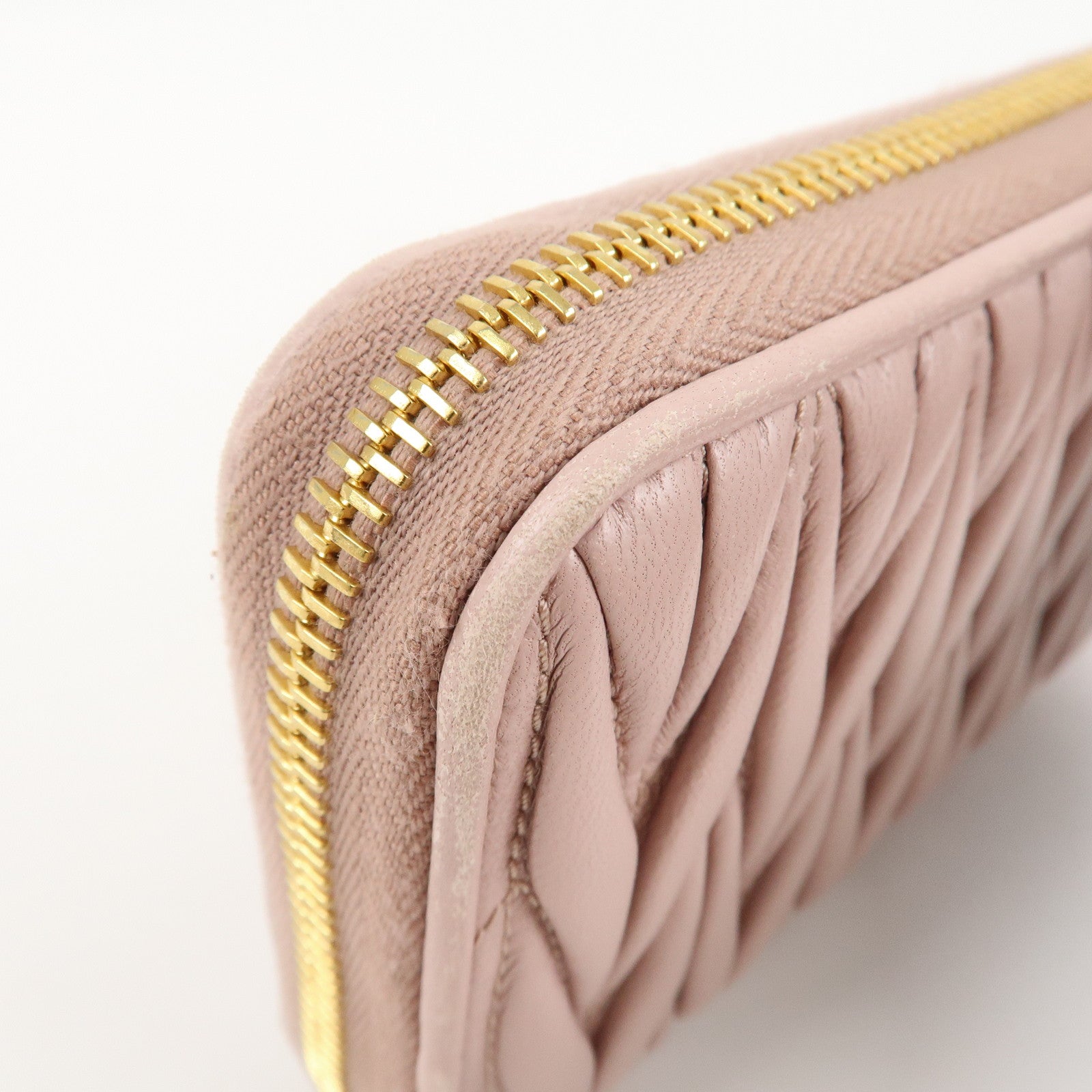 MIU MIU Matelasse Leather Round Zipper Long Wallet Pink Beige Used