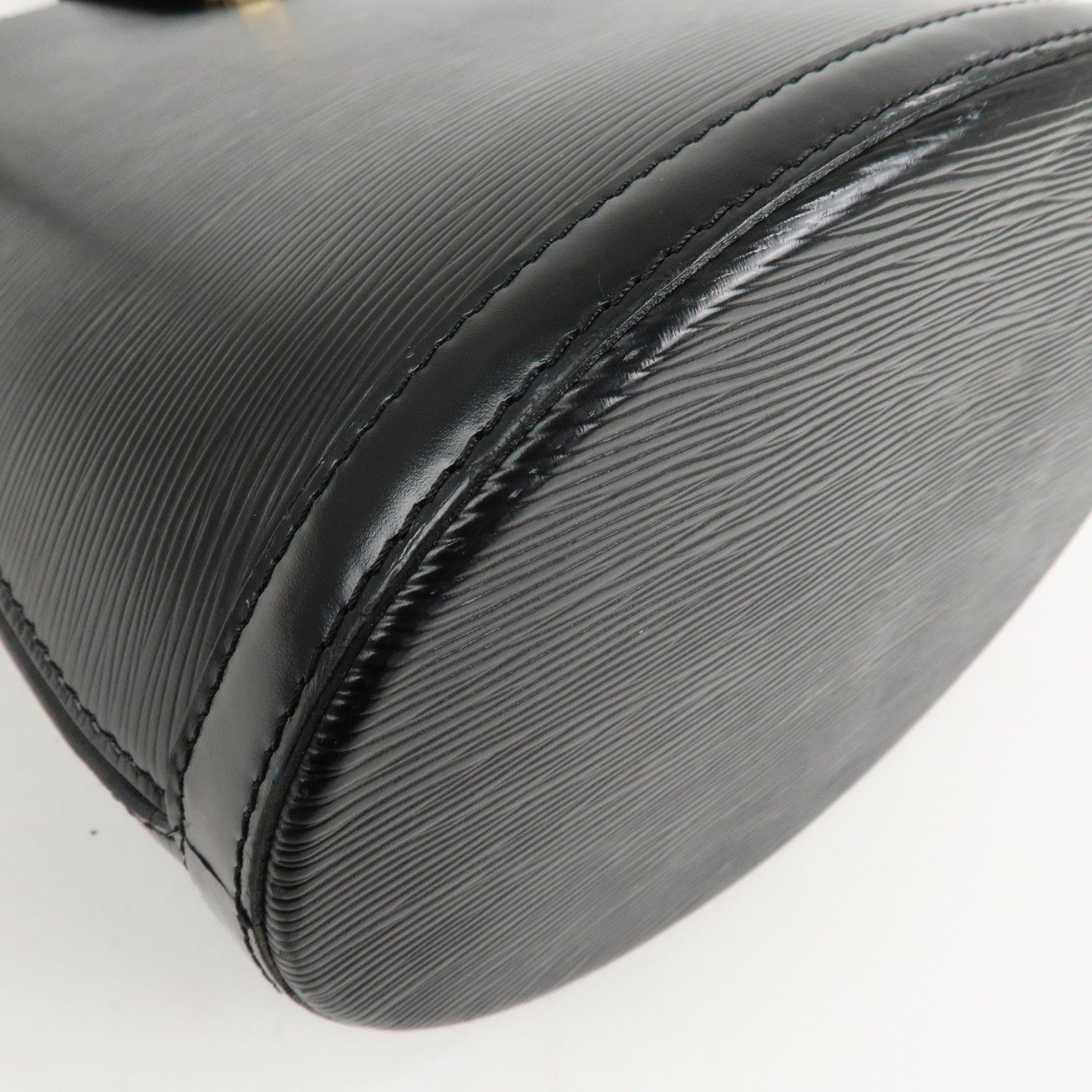 Louis Vuitton Epi Cluny Shoulder Bag Black Noir M52252 Used