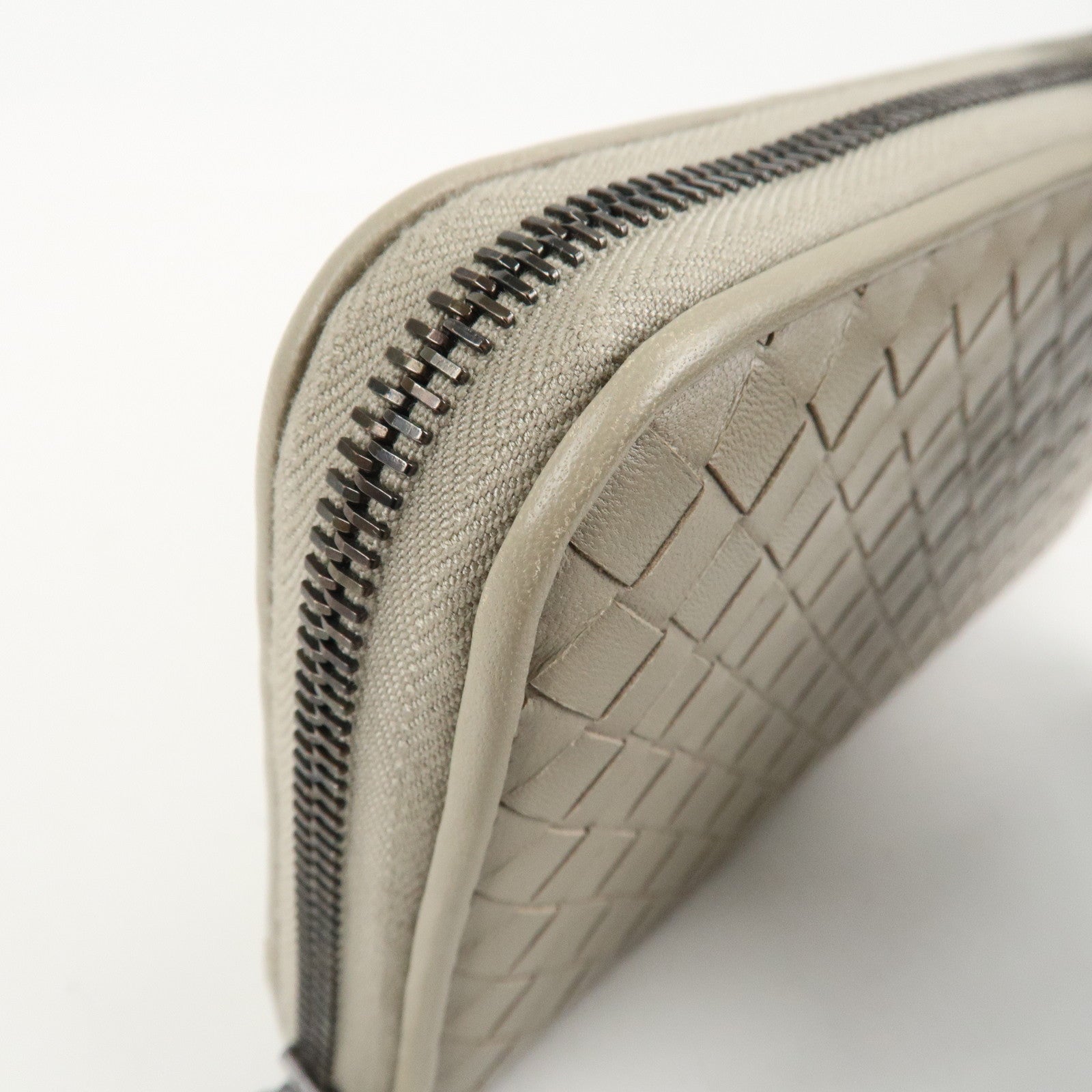 BOTTEGA VENETA Intrecciato Leather Round Zipper Long Wallet Gray Used