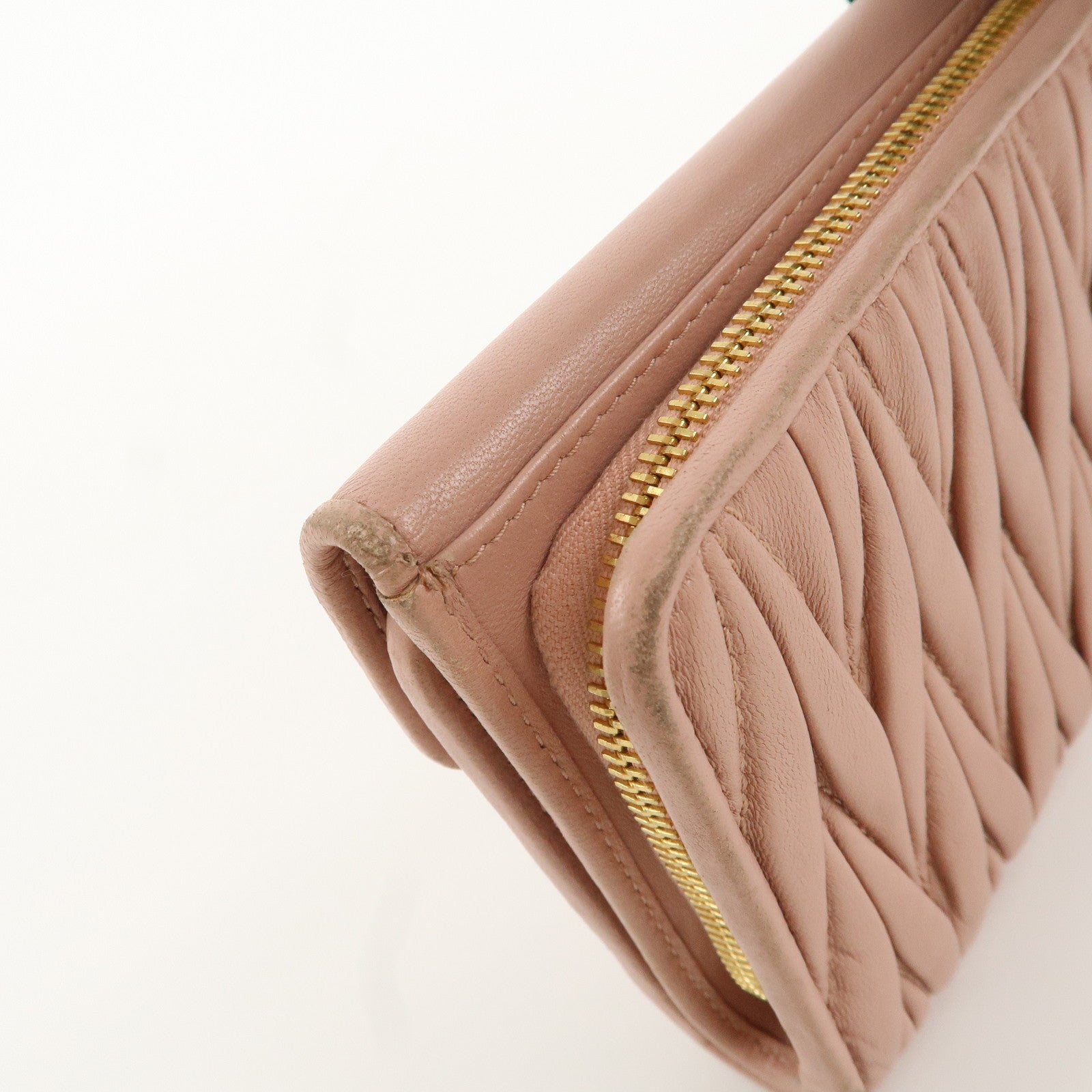 MIU MIU Matelasse Leather Round Zipper Bi-fold Wallet Pink Used