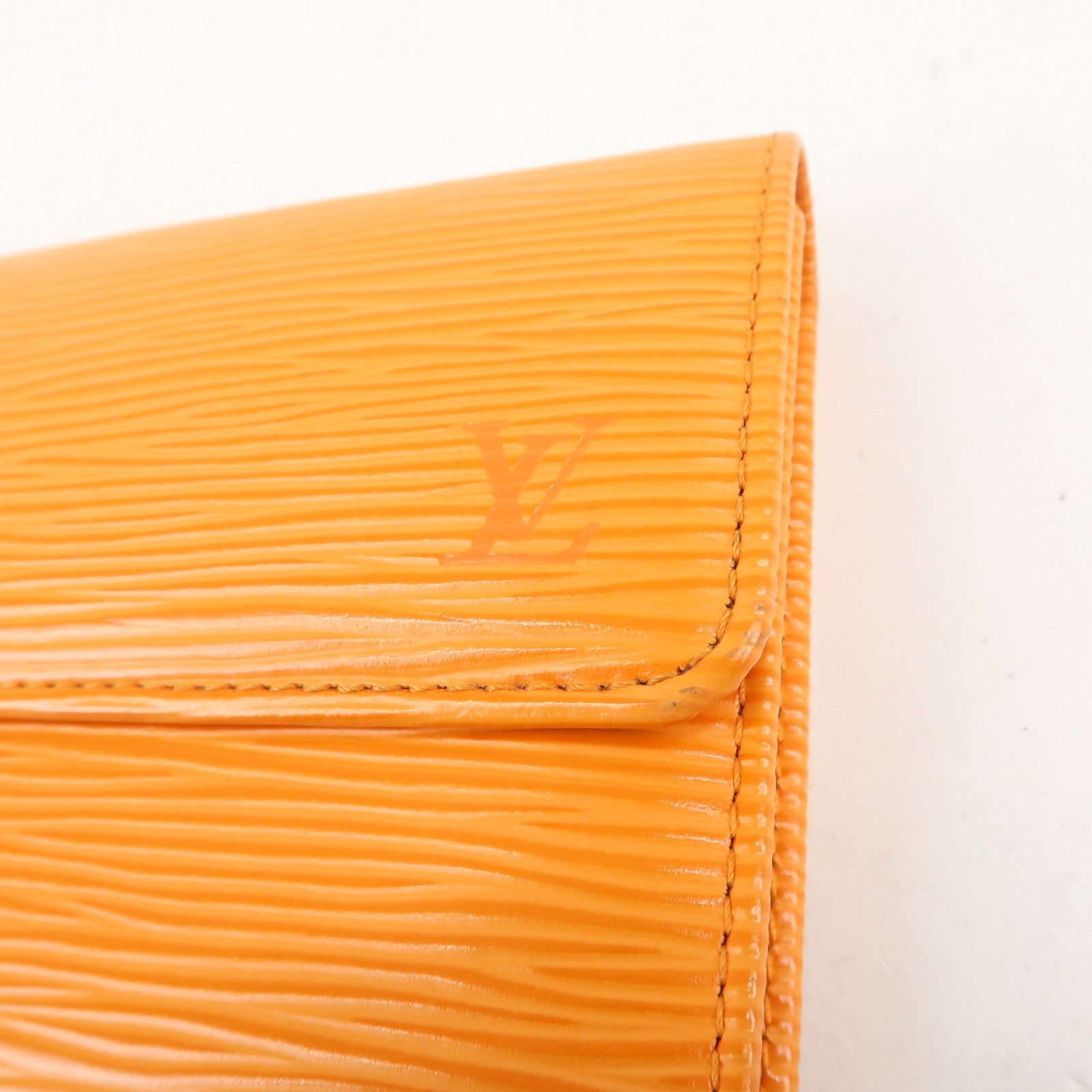 Louis Vuitton Epi Porte Tresor International Mandarin M6338H Used