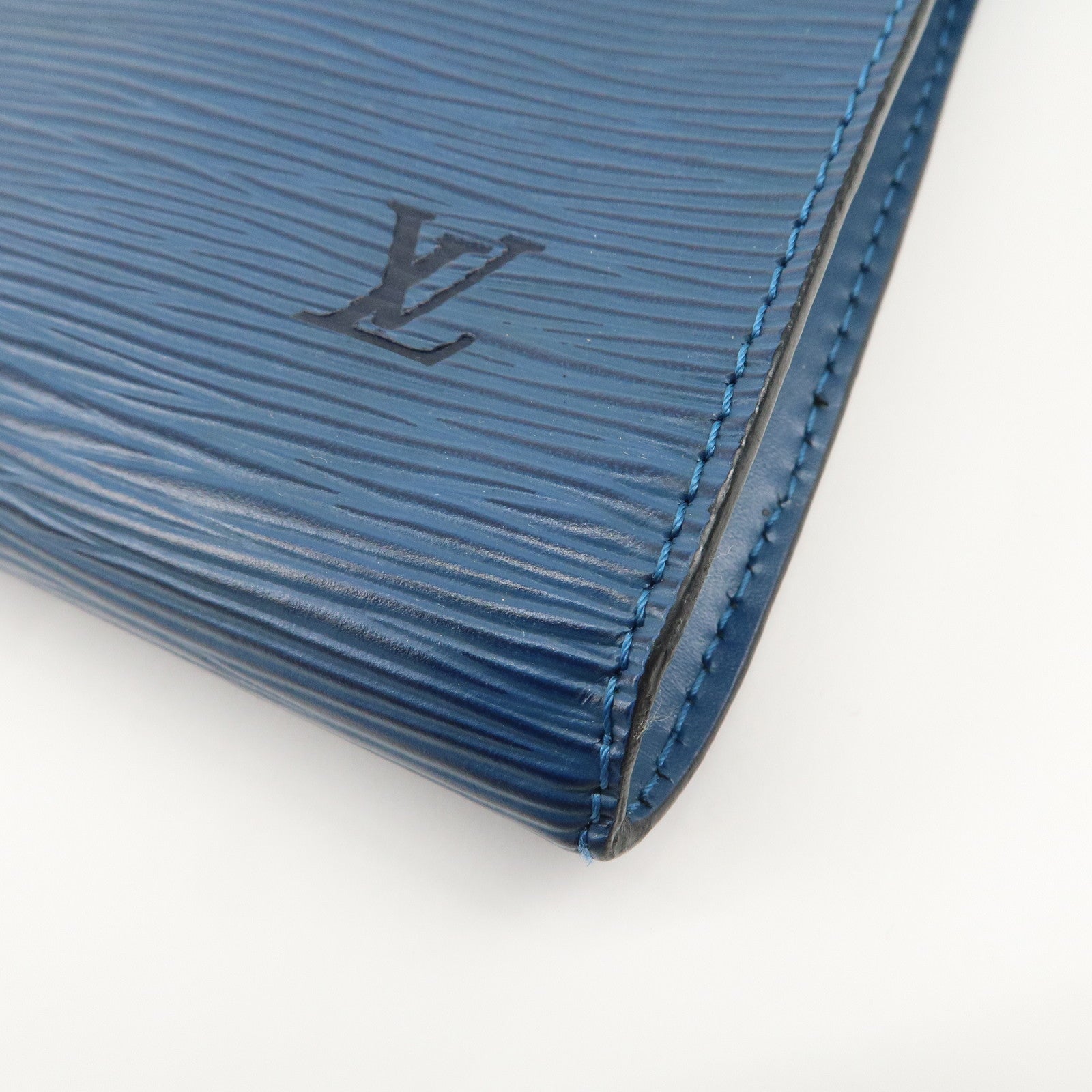 Louis Vuitton Epi Pochette Accessoires Hand Bag Toledo Blue M52947 Used