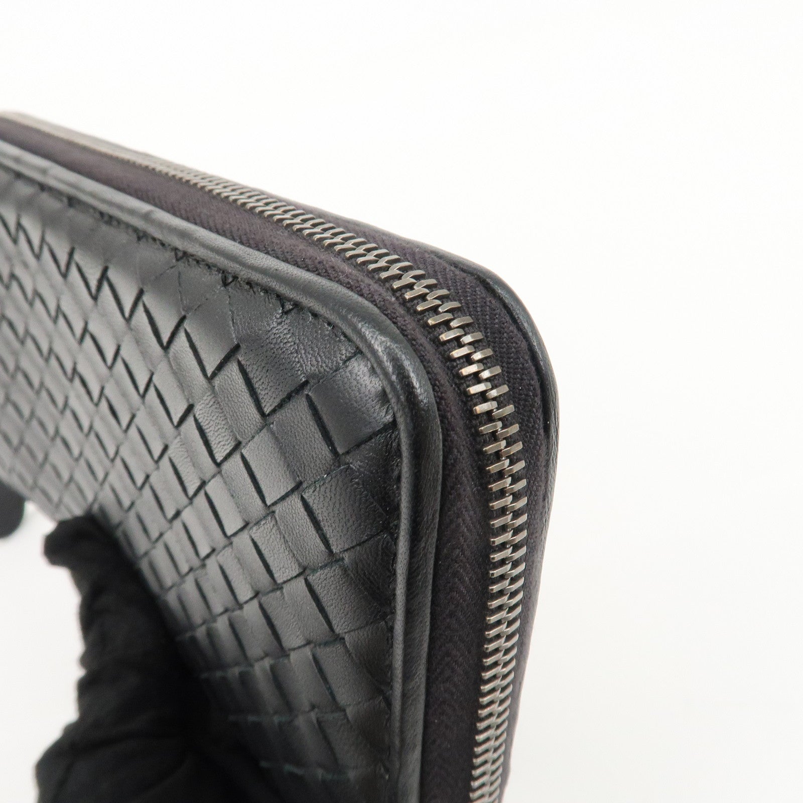 BOTTEGA VENETA Intrecciato Leather Round Zipper Long Wallet 114076 Used