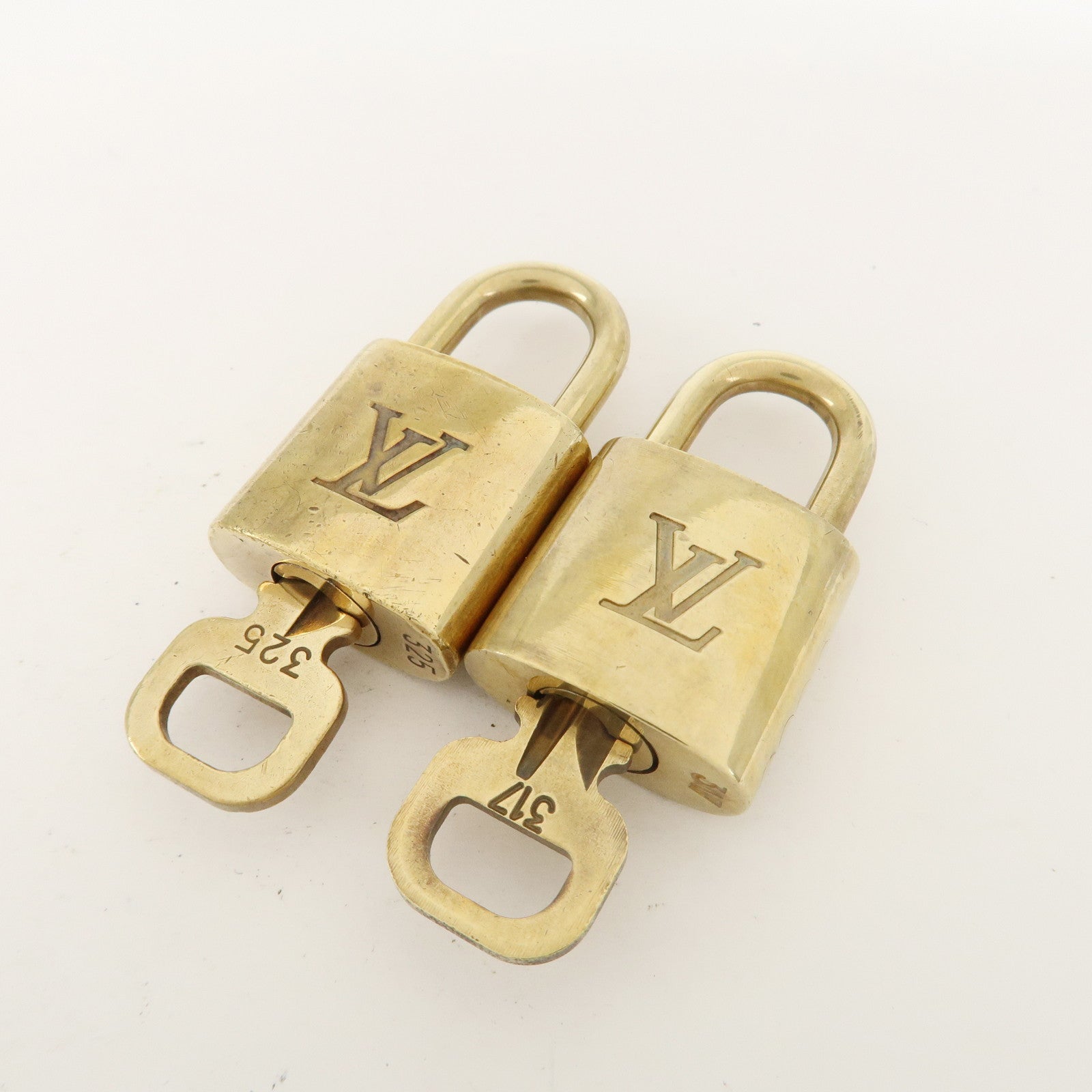Louis Vuitton Set of 10 Lock & Key Cadena Key Lock Metal Gold Used