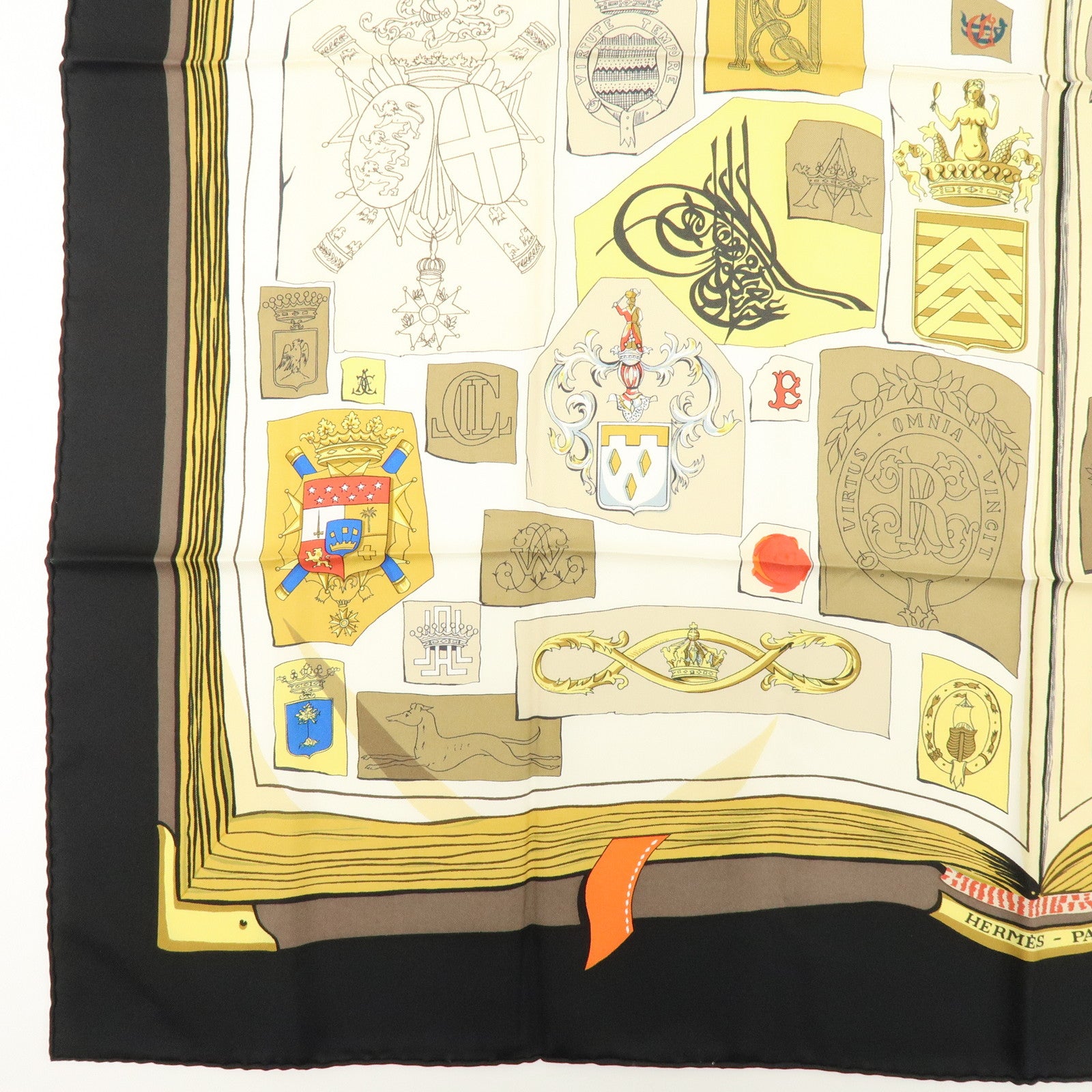 HERMES Carre 90 Silk 100% CHIFFRES ET MONOGRAMMES ANNEE Scarf Black