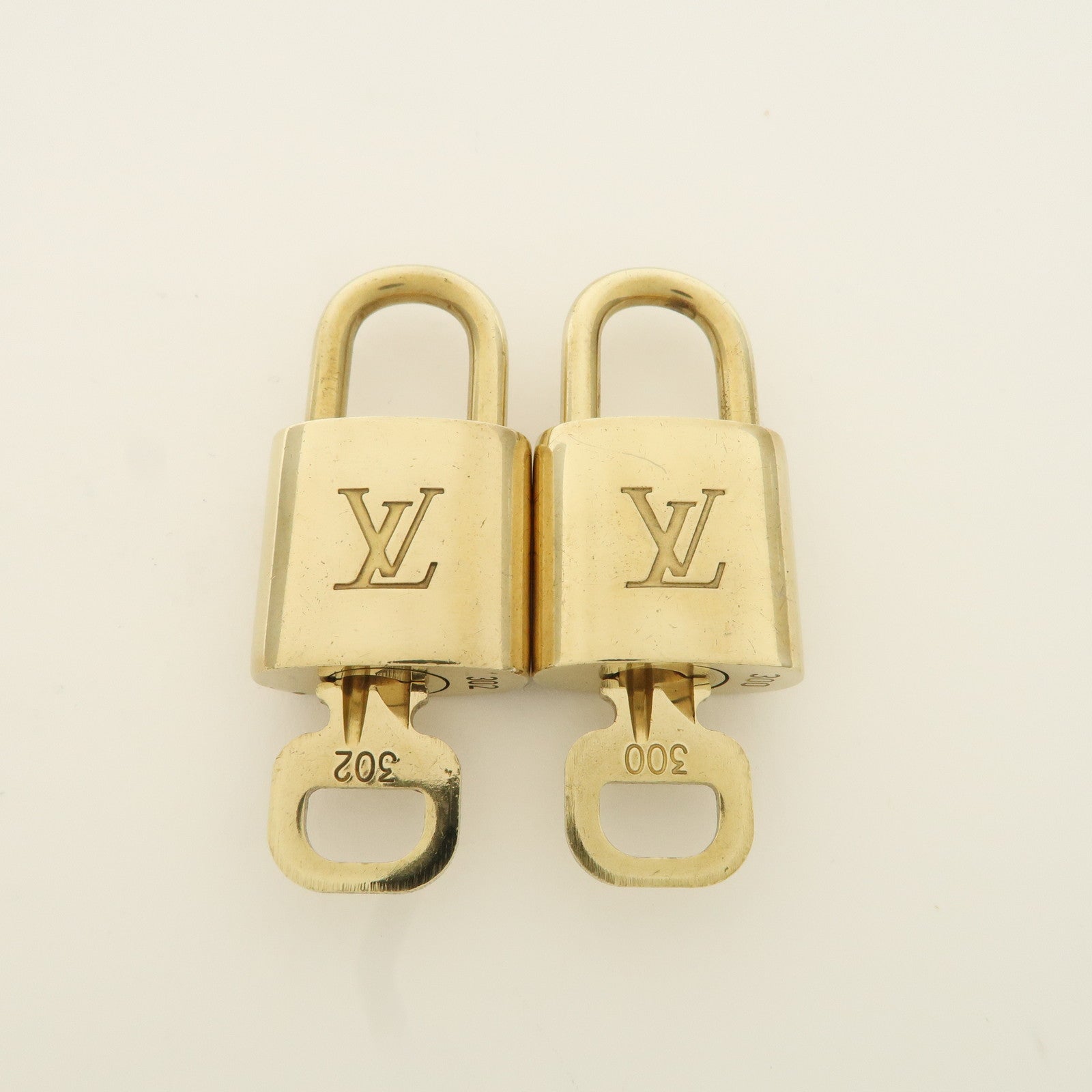 Louis Vuitton Set of 10 Lock & Key Cadena Key Lock Metal Gold Used
