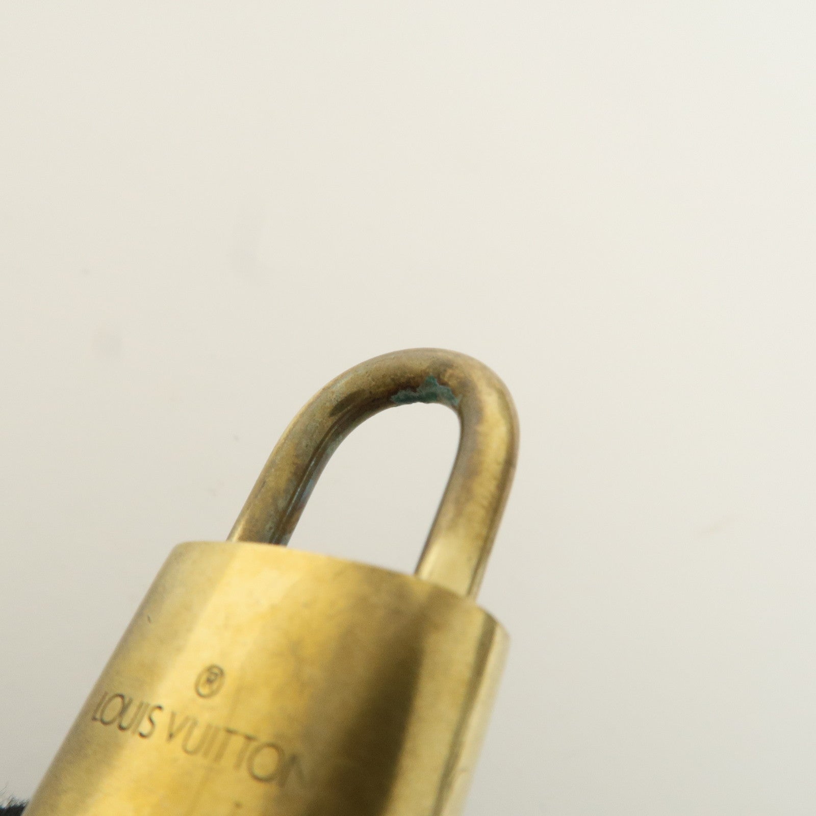 Louis Vuitton Set of 10 Lock & Key Cadena Key Lock Metal Gold Used