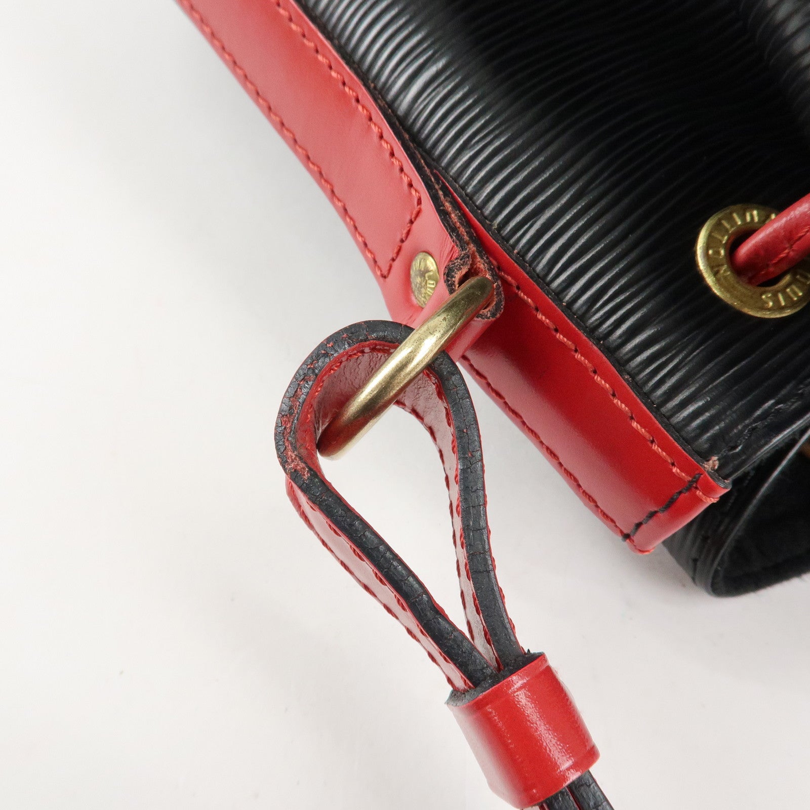 Louis Vuitton Epi Noe Shoulder Bag Noir Castilian Red M44017 Used