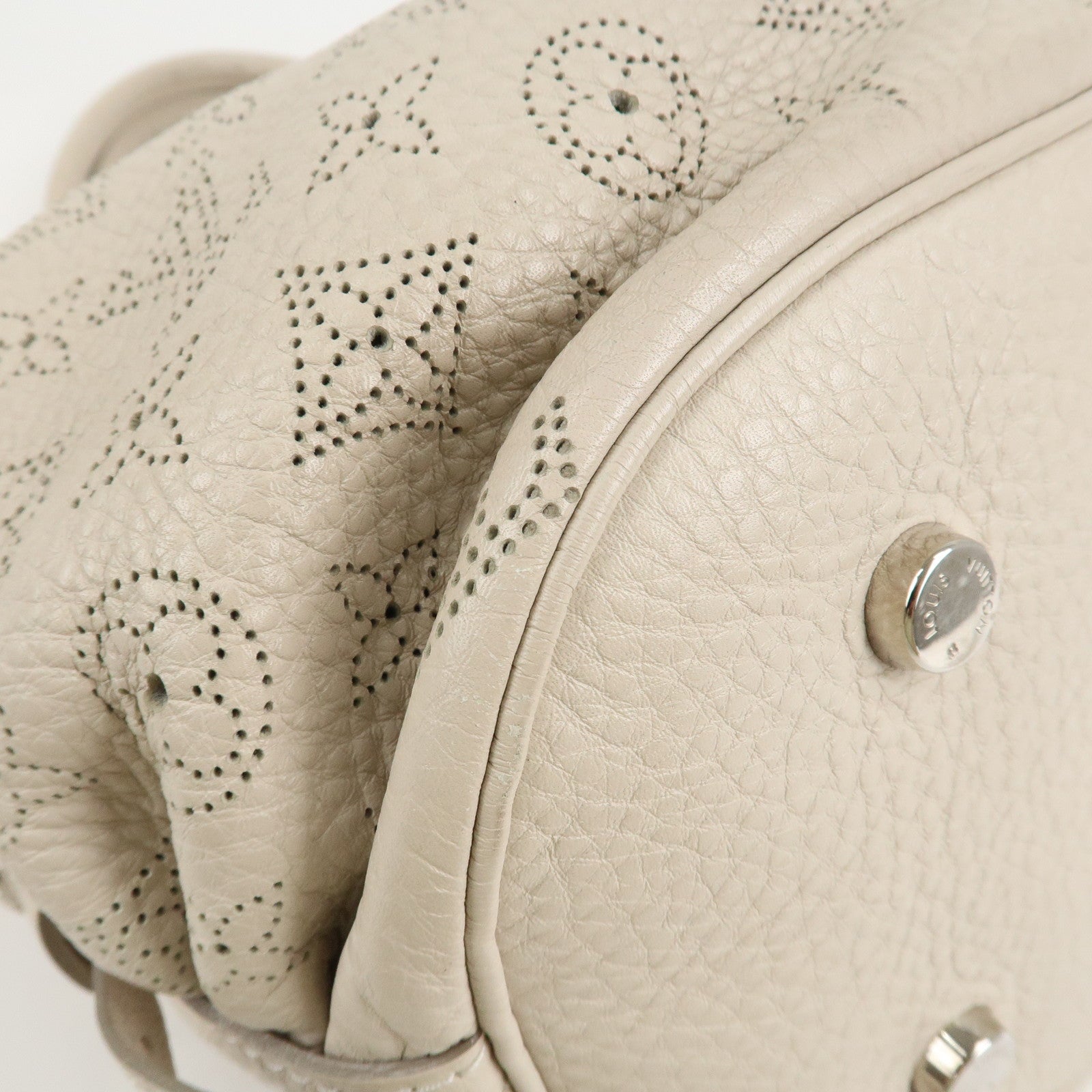 Louis Vuitton Monogram Mahina XL Shoulder Bag Blanc M93059 Used