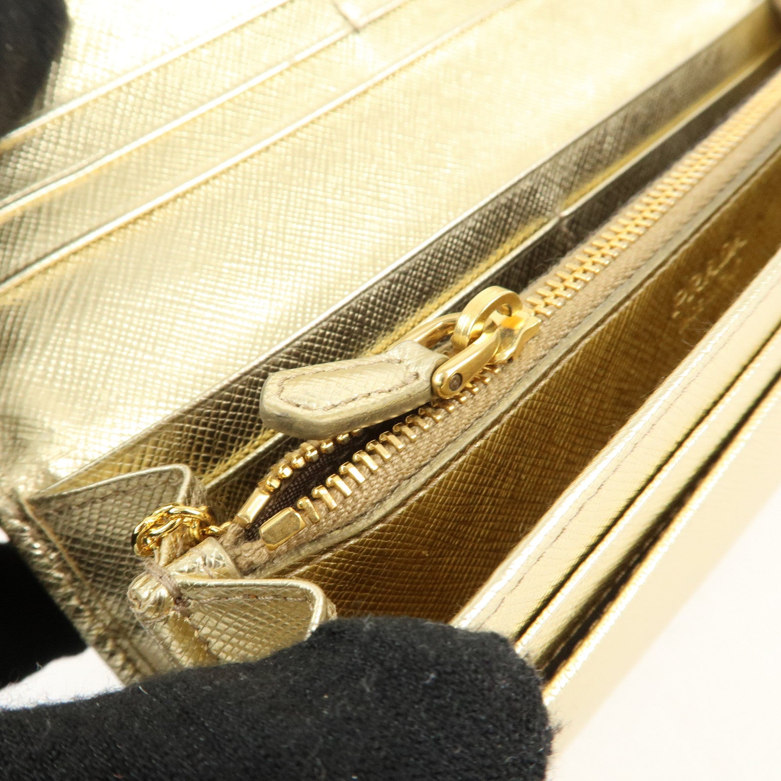 PRADA Set of 2 Saffiano Leather Bi-fold Long Wallet Glower Motif Used