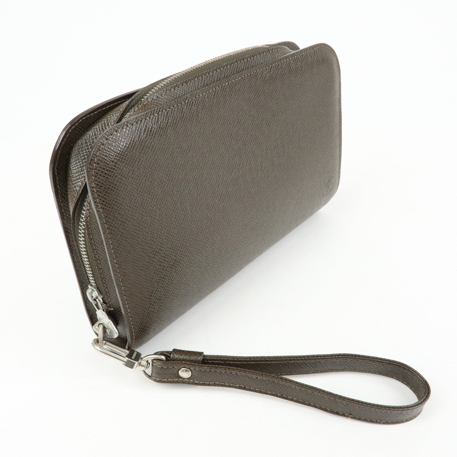 Louis Vuitton Taiga Organizer de Poche Clutch Bag Grizzly M30183