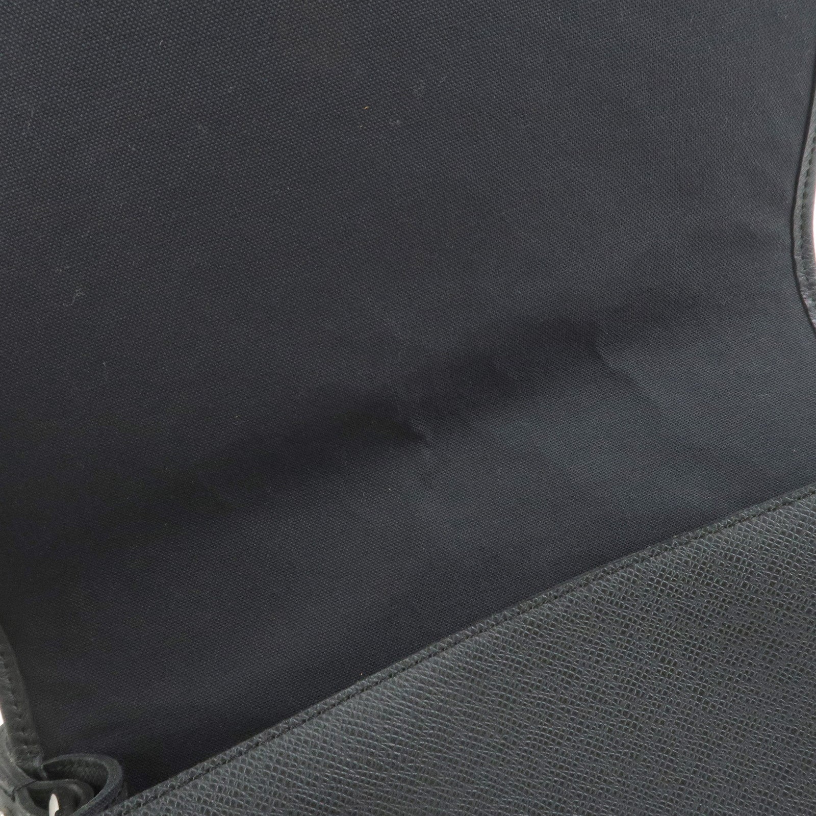 Louis Vuitton Taiga Andrei Shoulder Bag Ardoise M32482