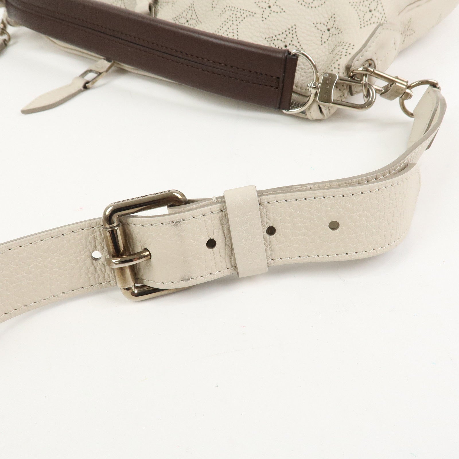 Louis Vuitton Monogram Mahina Selene PM Shoulder Bag Blanc M94275
