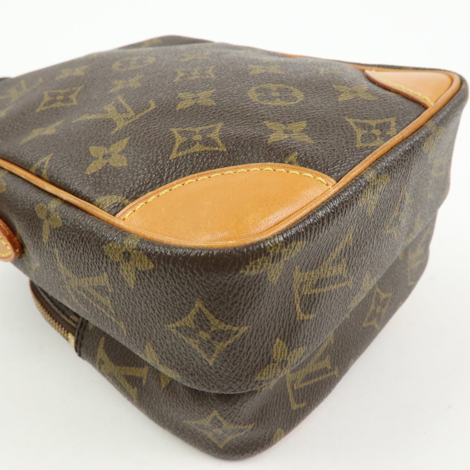 Louis Vuitton Monogram Amazone Shoulder Bag Crossbody Bag M45236