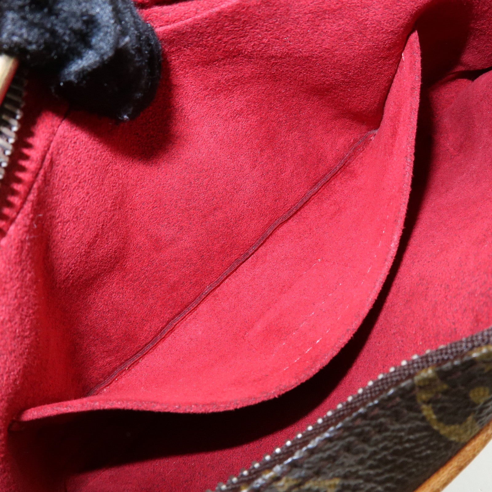 Louis Vuitton Monogram Pochette Croissant Shoulder Hand Bag M51510