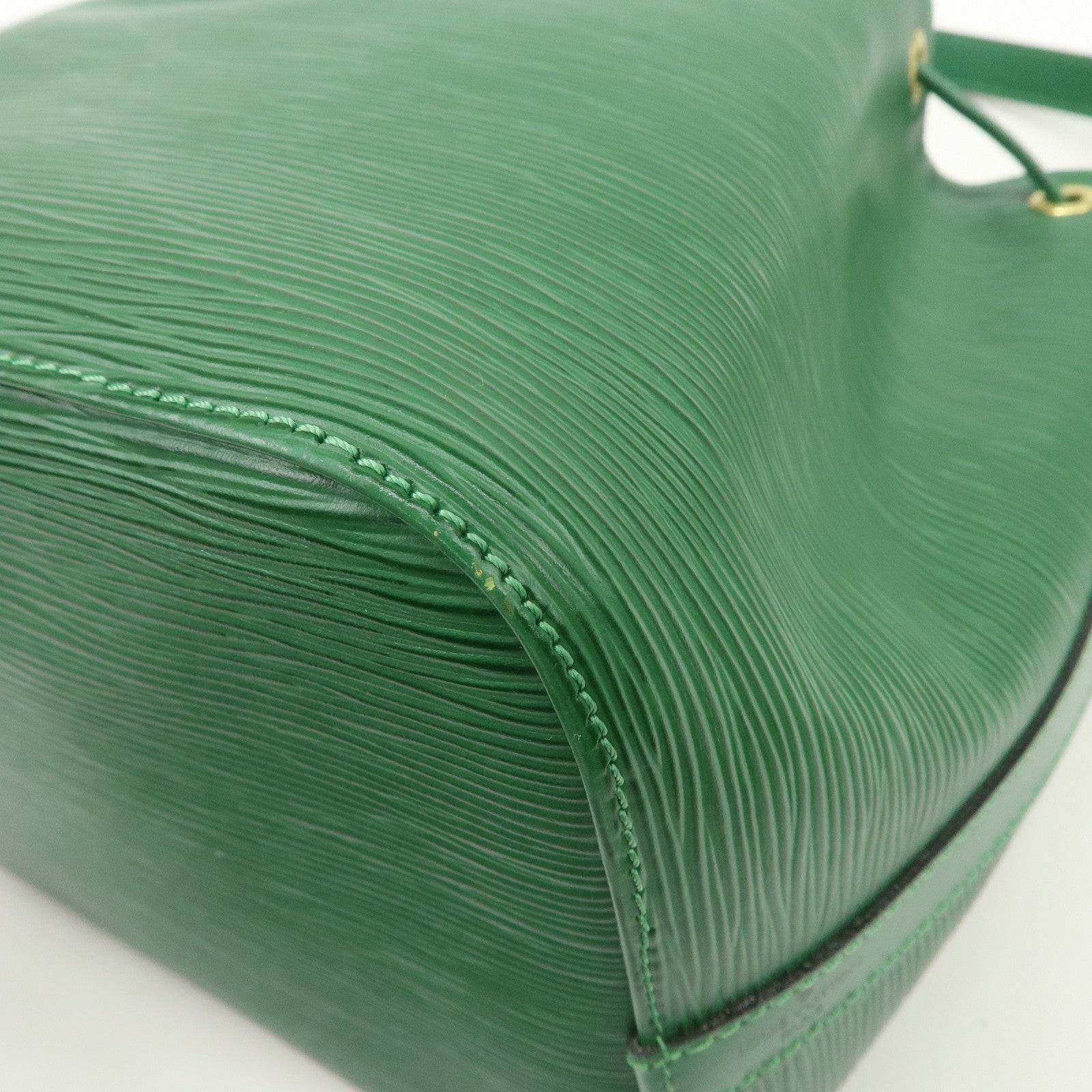 Louis Vuitton Epi Petit Noe Shoulder Bag Borneo Green M44104