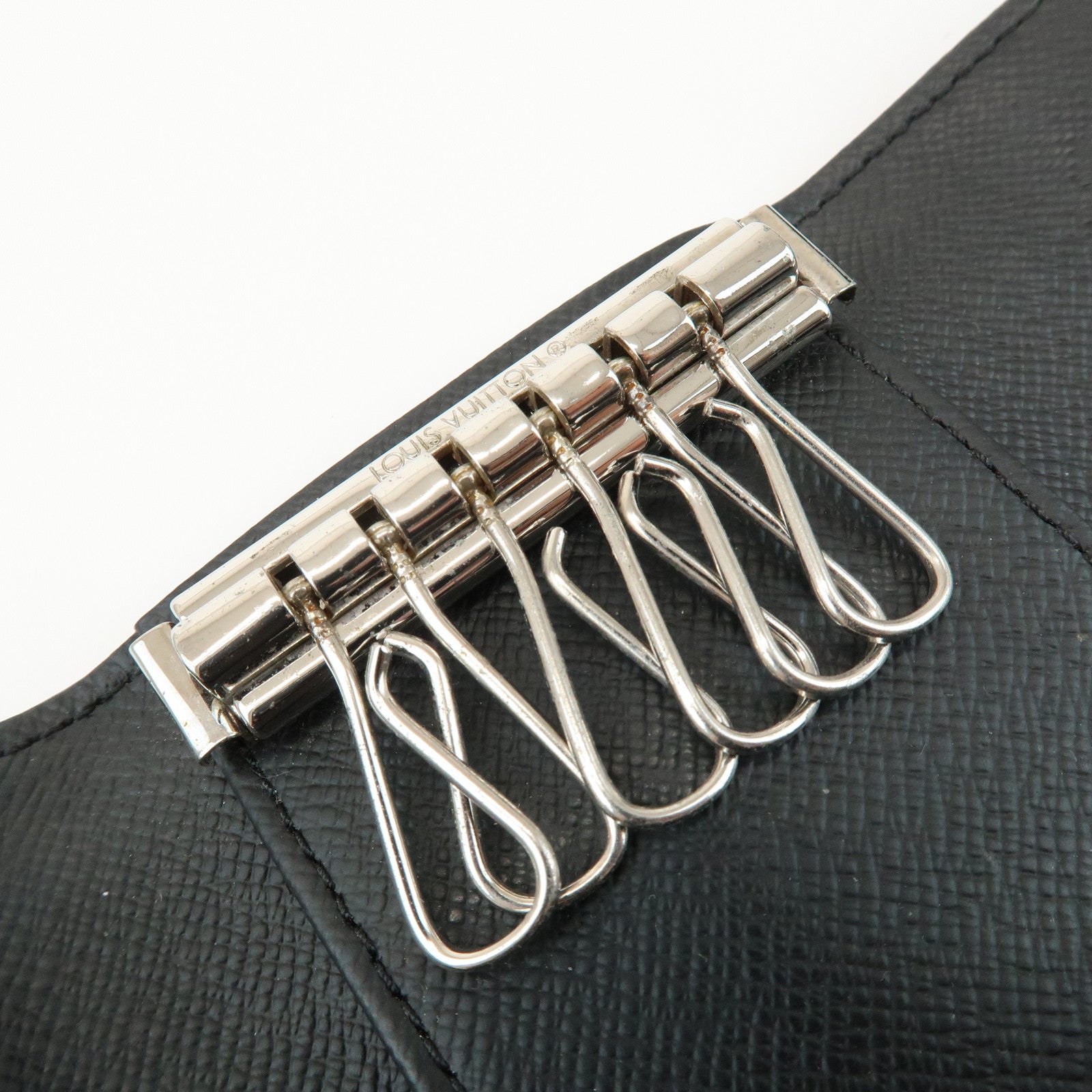Louis Vuitton Damier Graphite Multicle 6 Key Case Gray Black N62662