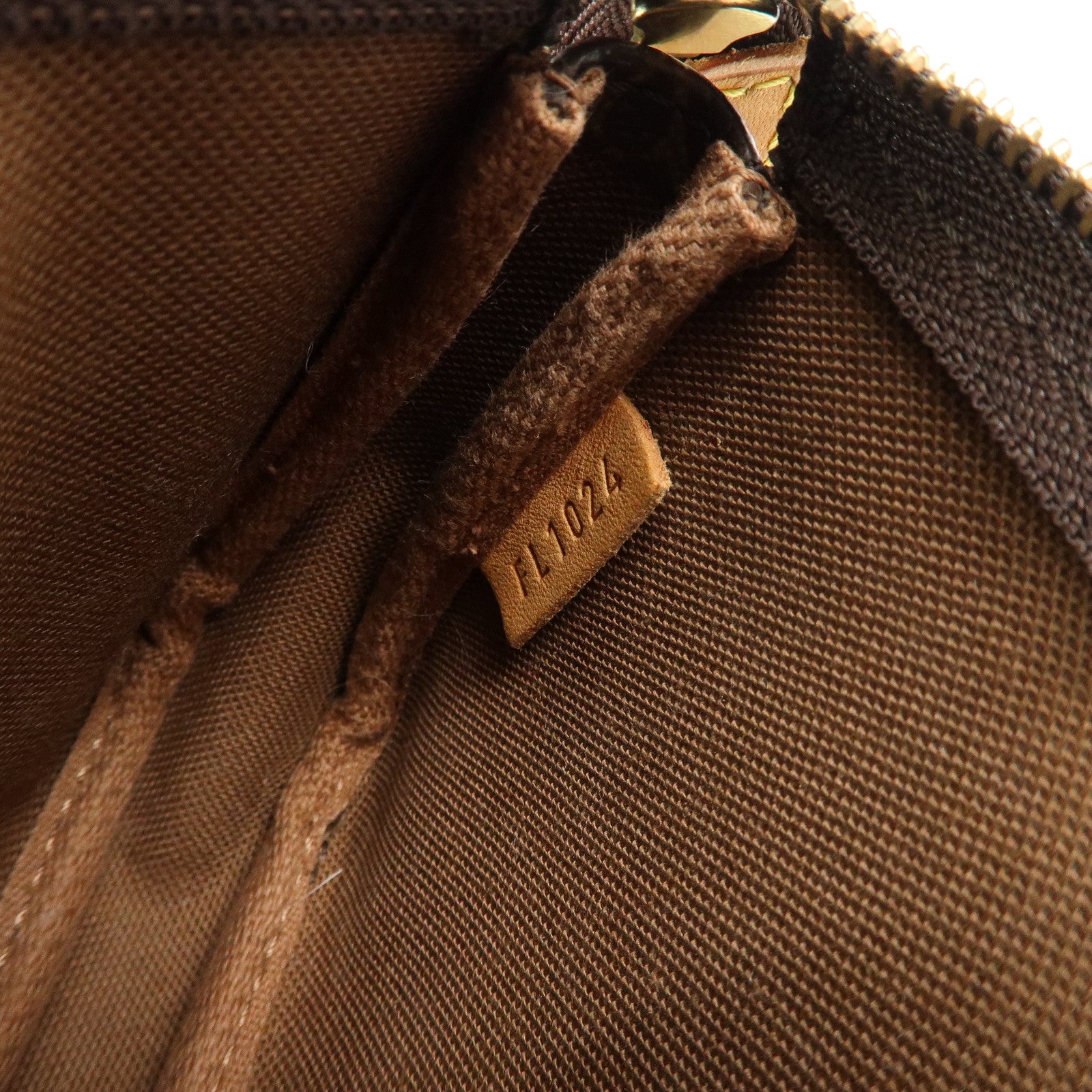 Louis Vuitton Monogram Mini Pochette Accessoires Hand Bag M58009