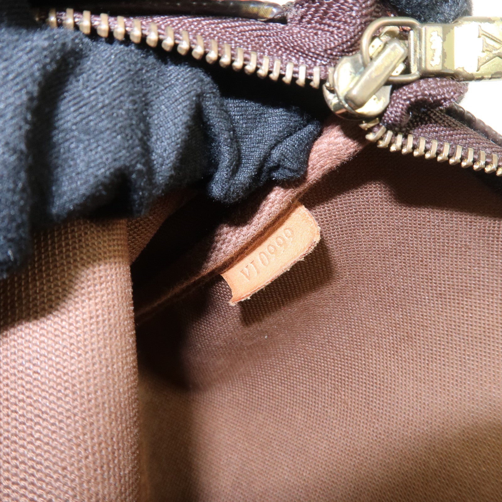 Louis Vuitton Monogram Pochette Accessoires Pouch Hand Bag M51980