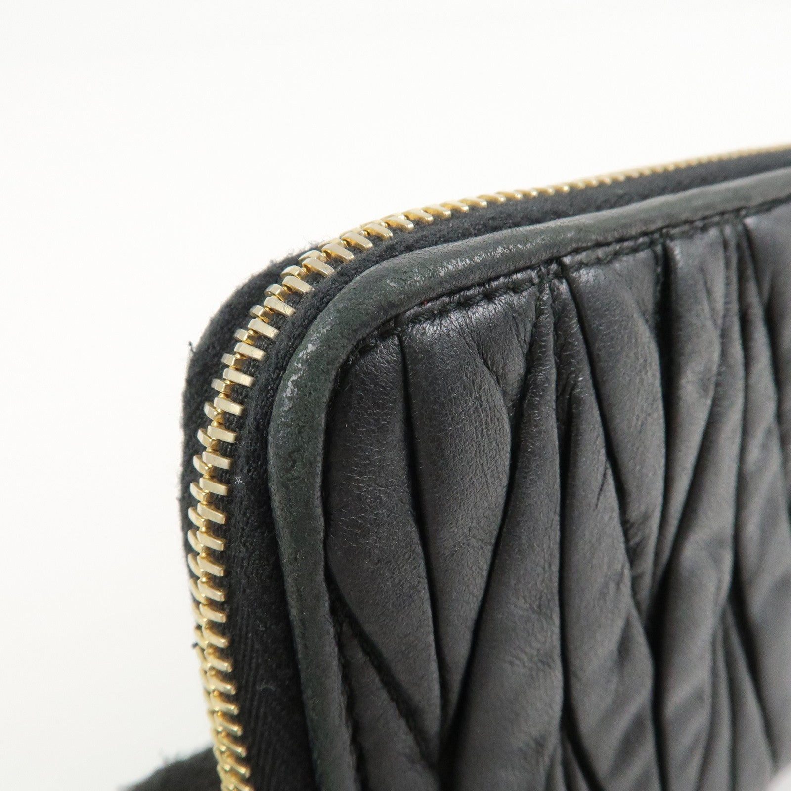 MIU MIU Matelasse Nappa Leather Zippy Long Wallet Black