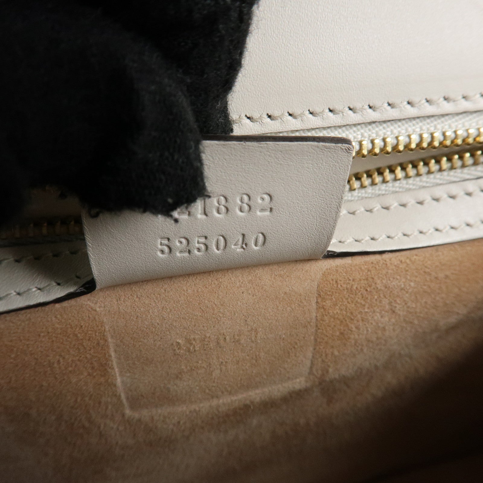 GUCCI Sylvie Sherry Leather Shoulder Bag Ribbon Charm White 421882
