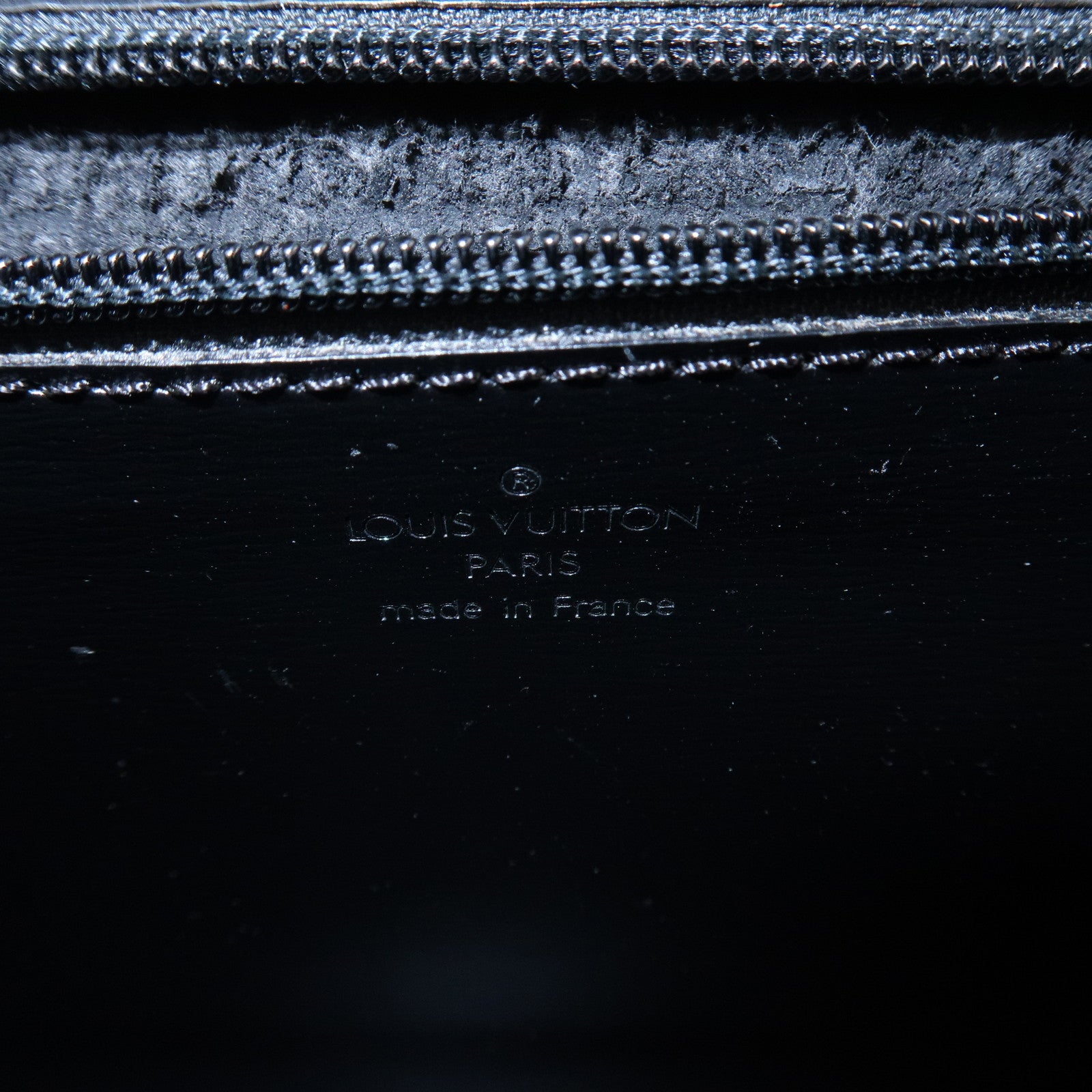 Louis Vuitton Epi Leather Arche Shoulder Crossbody Bag Noir M52572