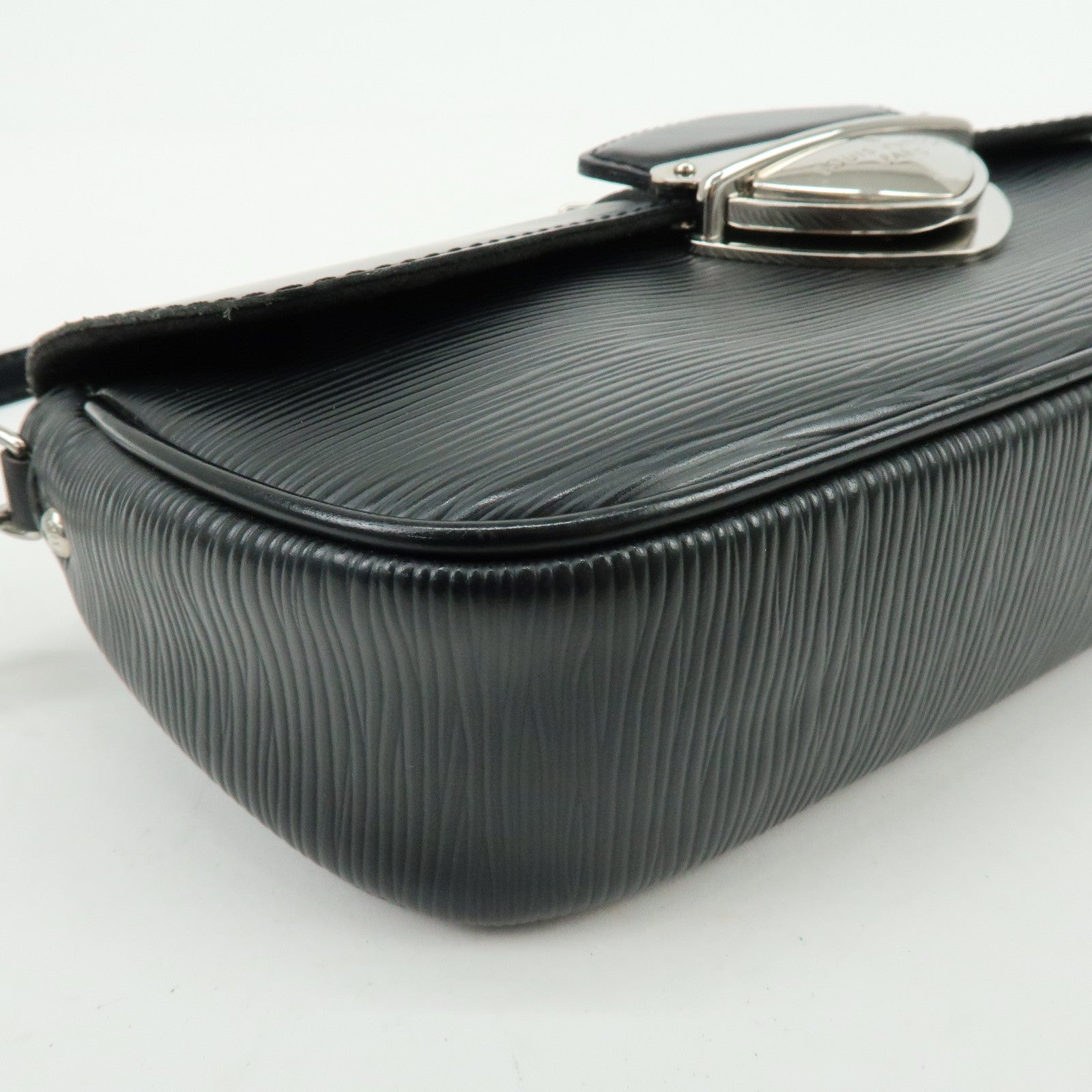 Louis Vuitton Epi Pochette Montaigne Shoulder Bag Noir M59292