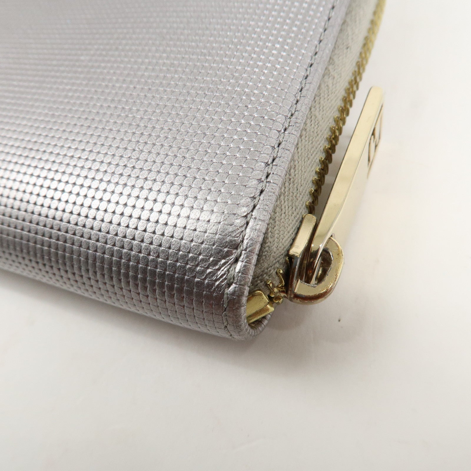 FENDI Leather Round Zippy Long Wallet Silver 8M0024 Used