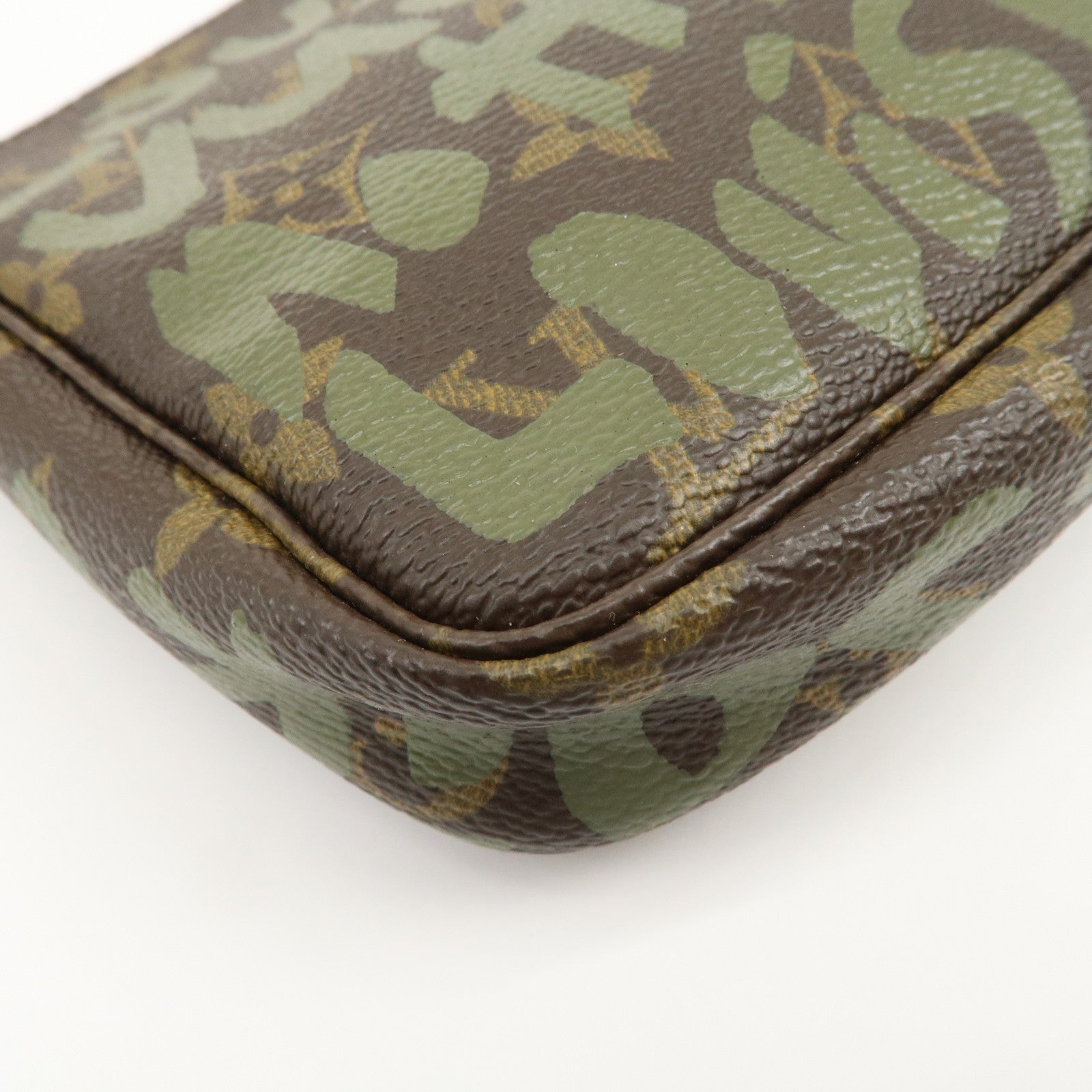 Louis Vuitton Monogram Graffiti Pochette Accessoires HandBag M92191