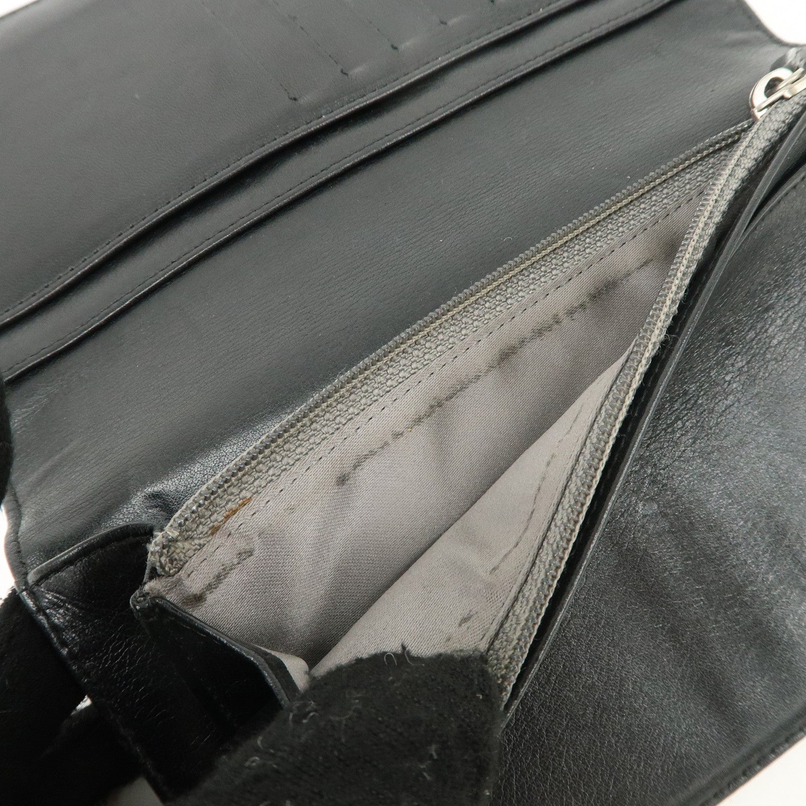 CHANEL Camelia Make Up Palette Patent Leather Long Wallet A46074 Used