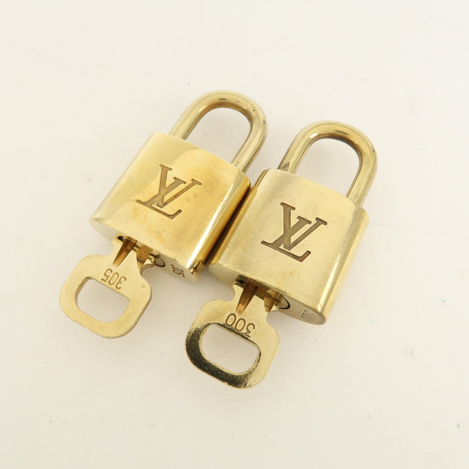 Louis Vuitton Set of 10 Lock & Key Cadena Key Lock Metal Gold Used