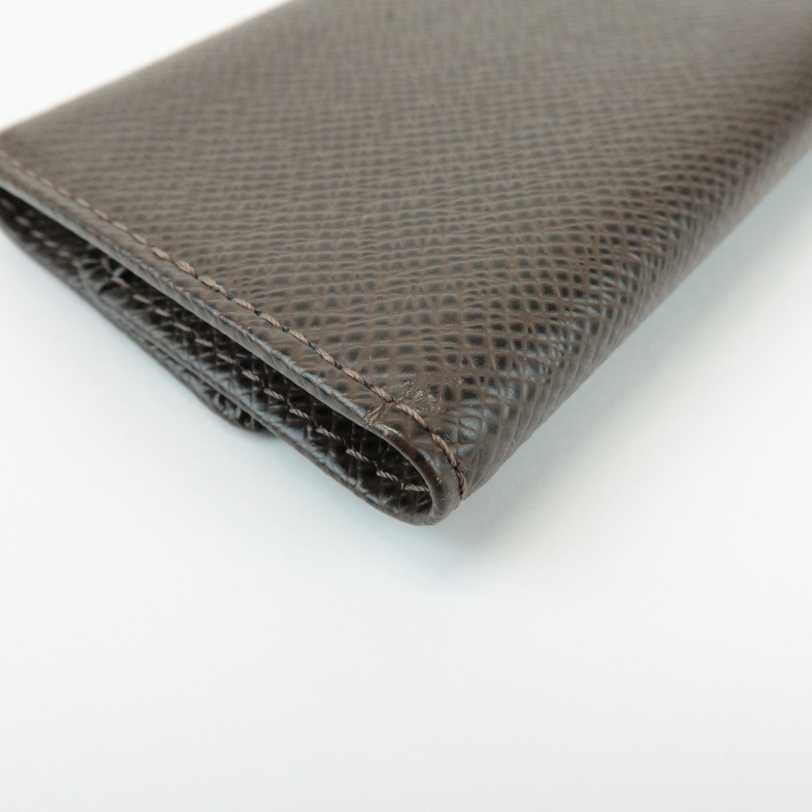 Louis Vuitton Taiga Leather Multicles 6 Key Case Gris M30538